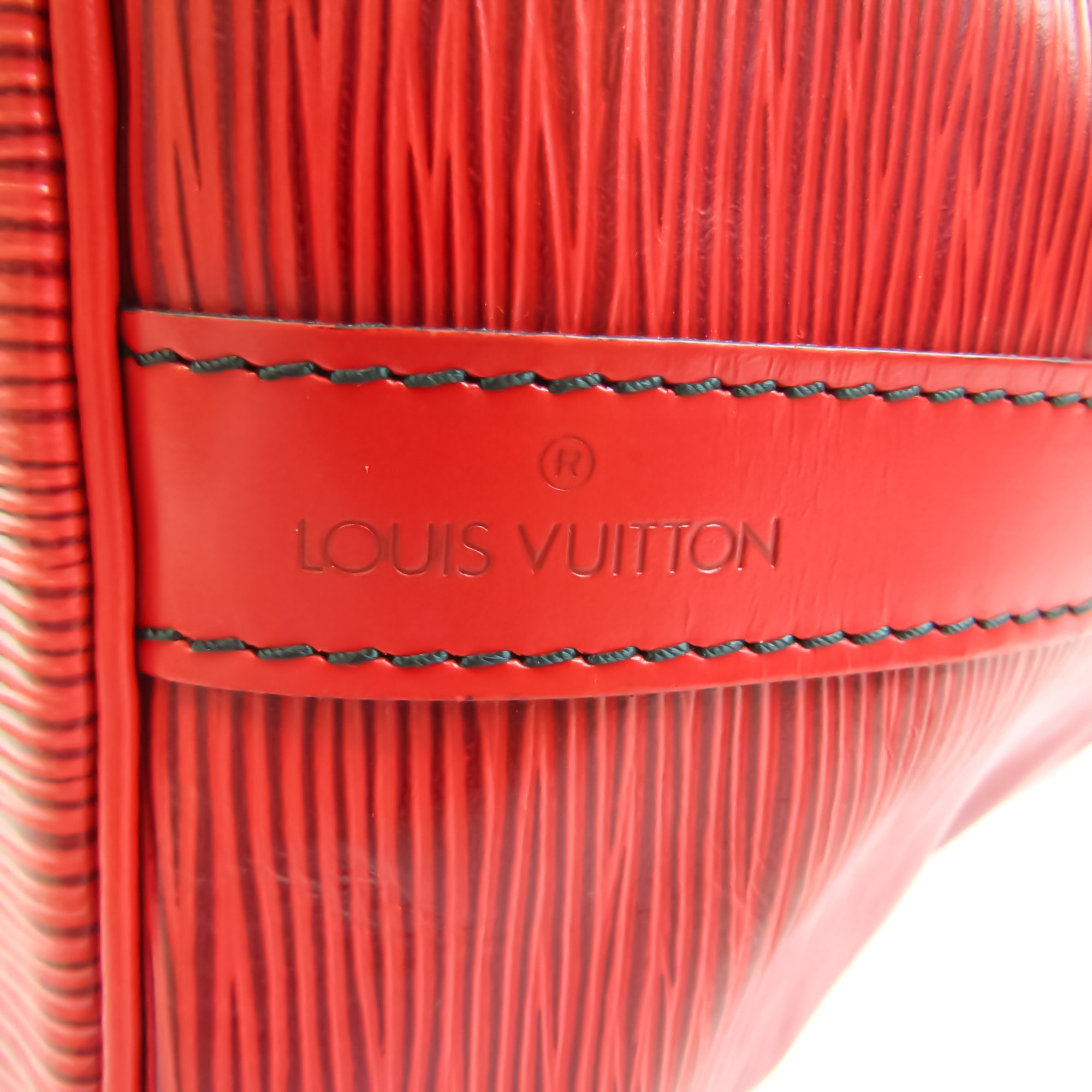 ルイ・ヴィトン(Louis Vuitton) エピ プチノエ M44107 レディース