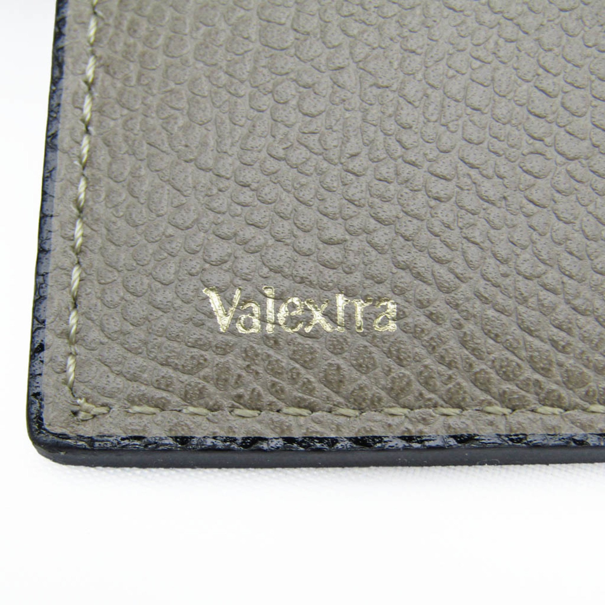 ヴァレクストラ(Valextra) パスポートケース V2L21 レディース,メンズ  カーフスキン 長札入れ（二つ折り） グレージュ