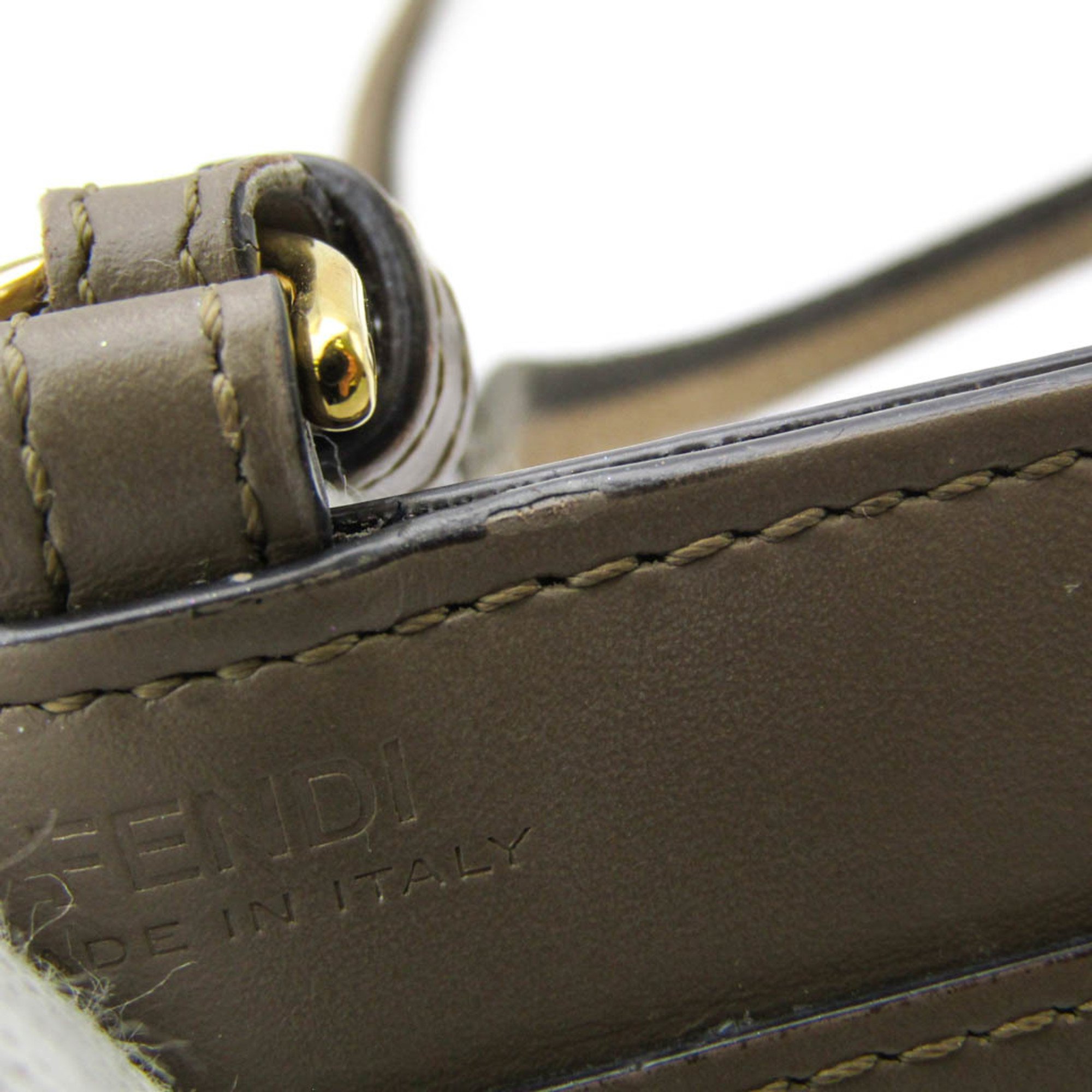 フェンディ(Fendi) ストラップ付型押しロゴ ネームカードホルダー 