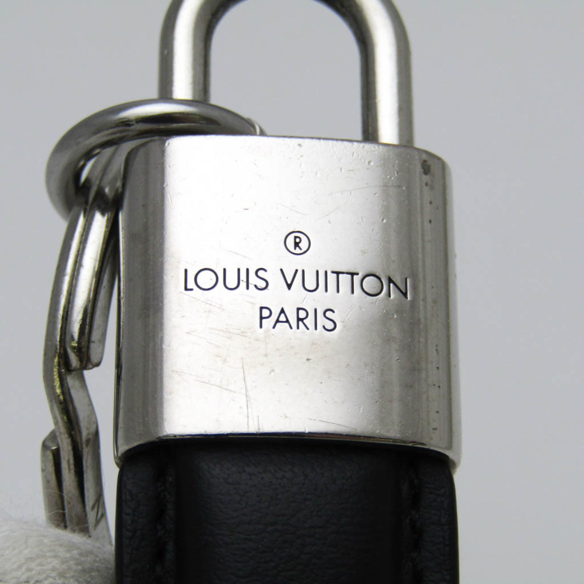 金具の部分は普通に使用した分のLOUIS VUITTON ドラゴンヌ・LVパドロック M00745