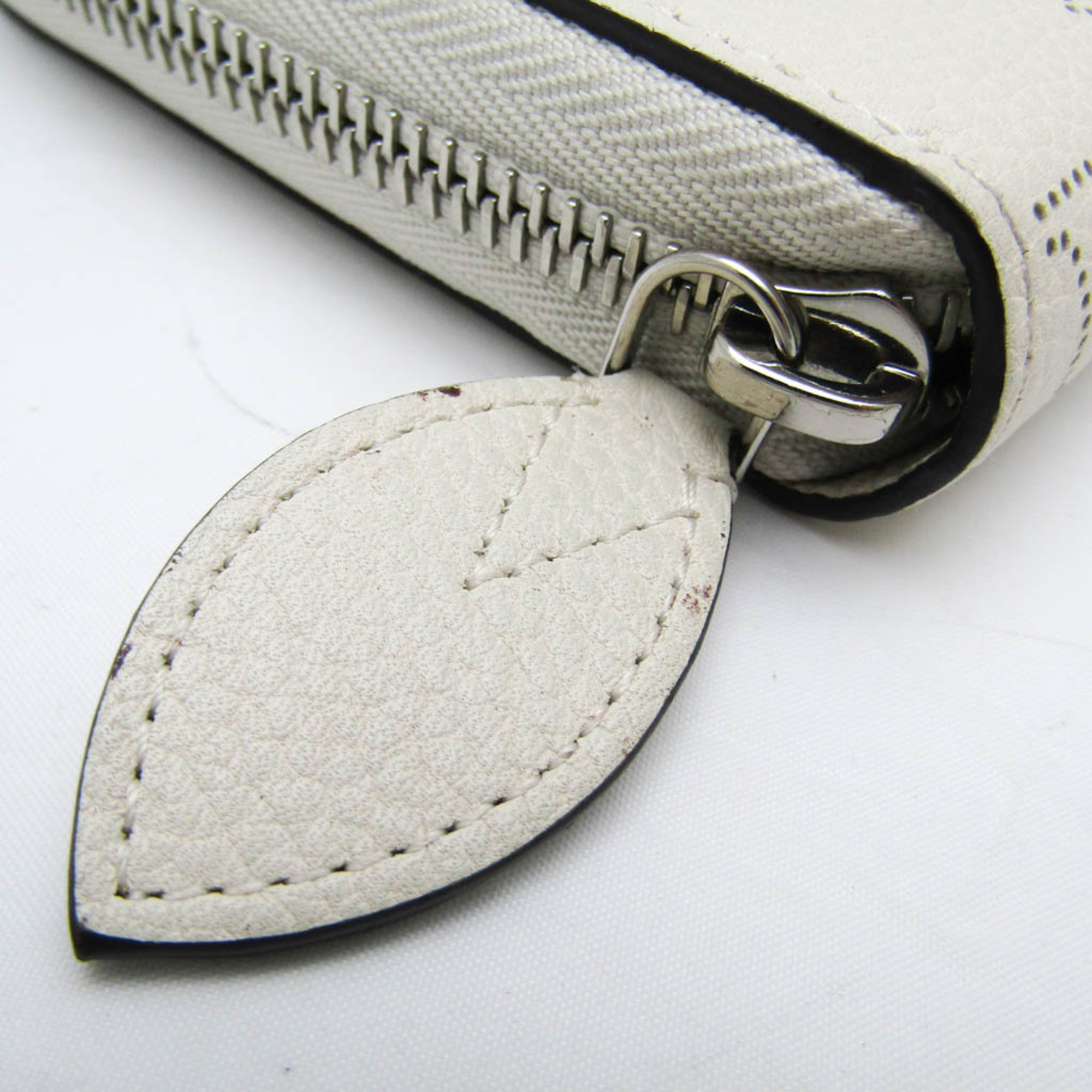 ルイ・ヴィトン(Louis Vuitton) ジッピー・ウォレット M61869 レディース マヒナ 長財布（二つ折り） イヴォワール