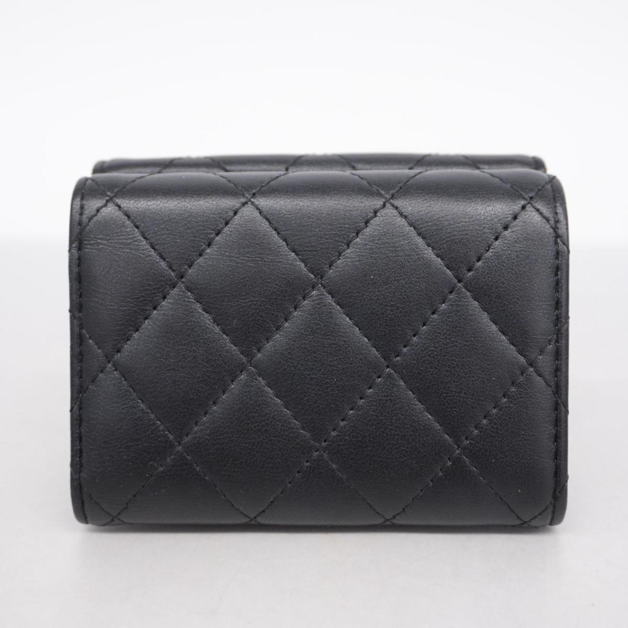 シャネル(Chanel) シャネル 三つ折り財布 マトラッセ ラムスキン