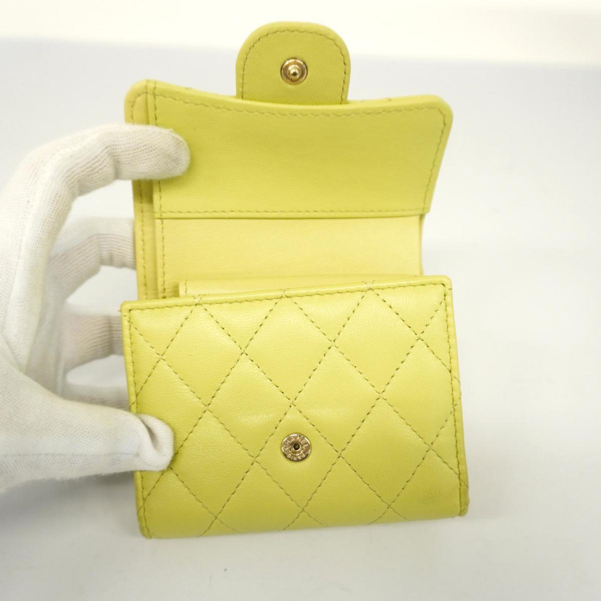 シャネル(Chanel) シャネル 三つ折り財布 マトラッセ ラムスキン グリーン シャンパン  レディース