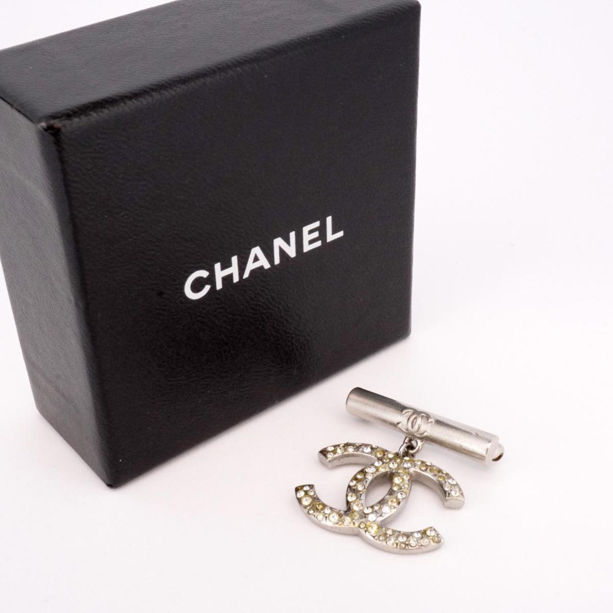 シャネル(Chanel) シャネル ブローチ ココマーク ラインストーン メタル素材 シルバー 05A  レディース