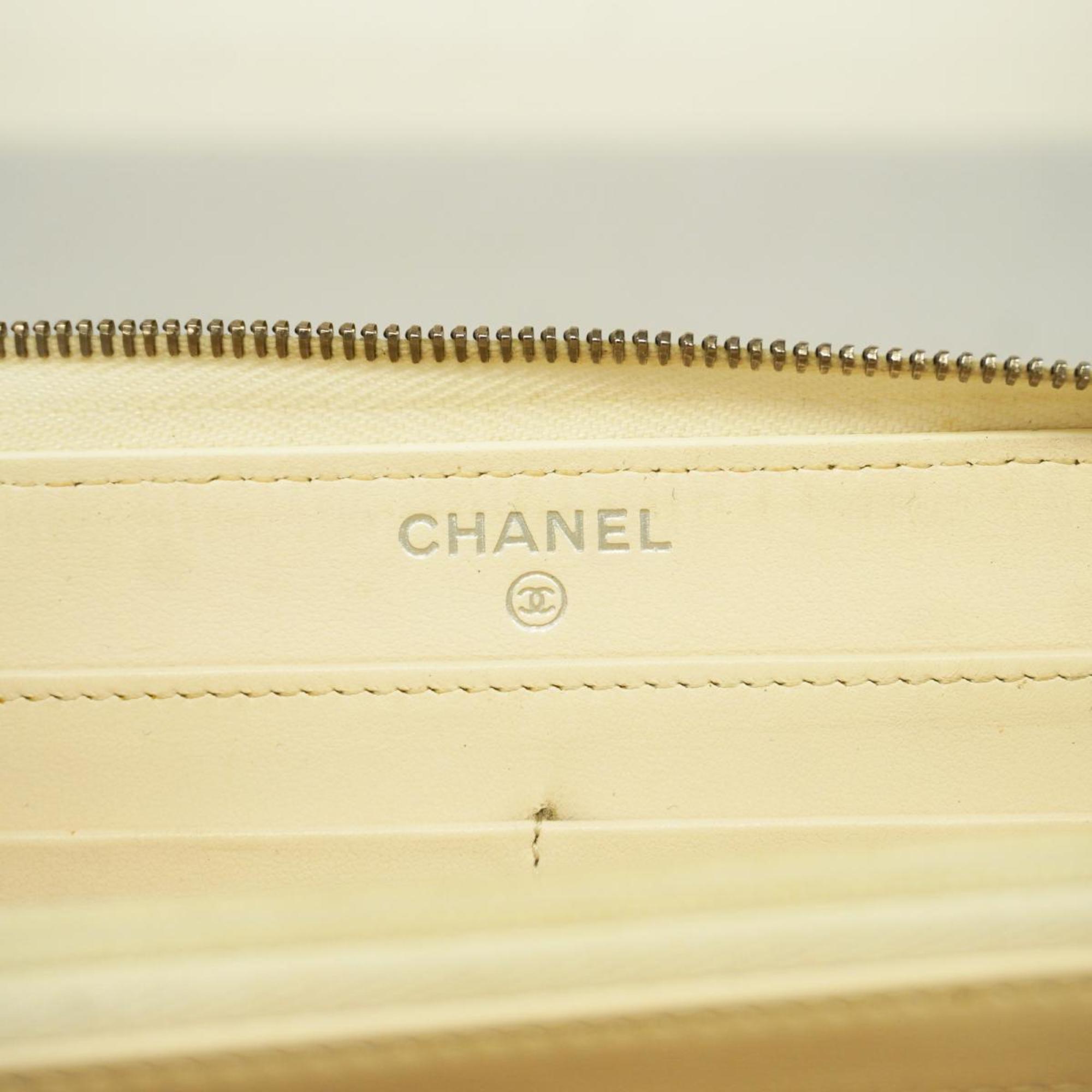 シャネル(Chanel) シャネル 長財布 マトラッセ キャビアスキン ホワイト   レディース