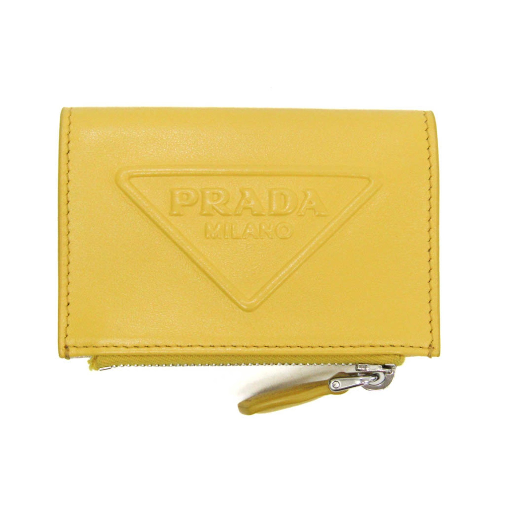 プラダ(Prada) グレーストライアングル コンパクトウォレット レディース レザー 財布（二つ折り） イエロー