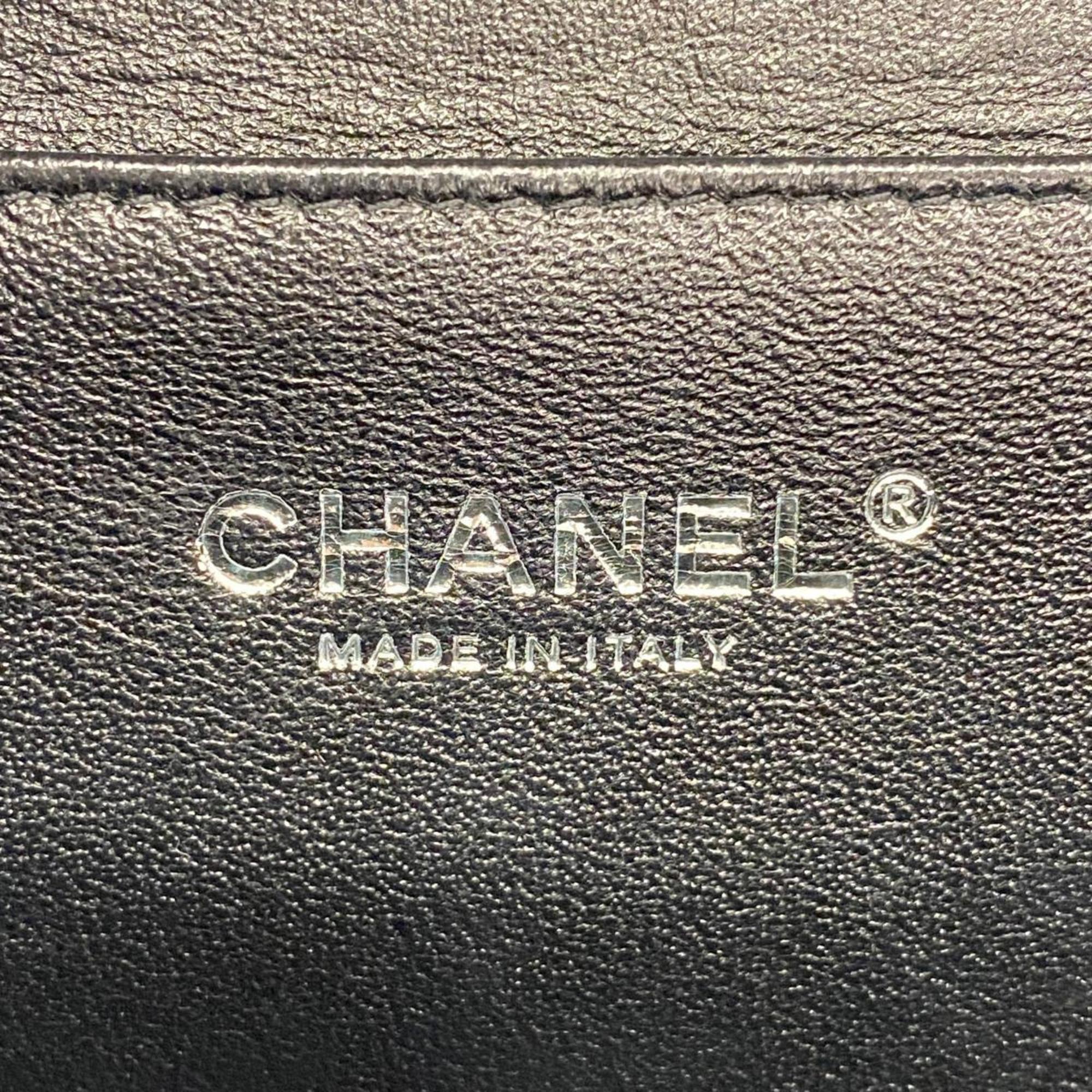 シャネル(Chanel) シャネル ショルダーバッグ マトラッセ チェーンショルダー パテントレザー カーキ ブラック   レディース