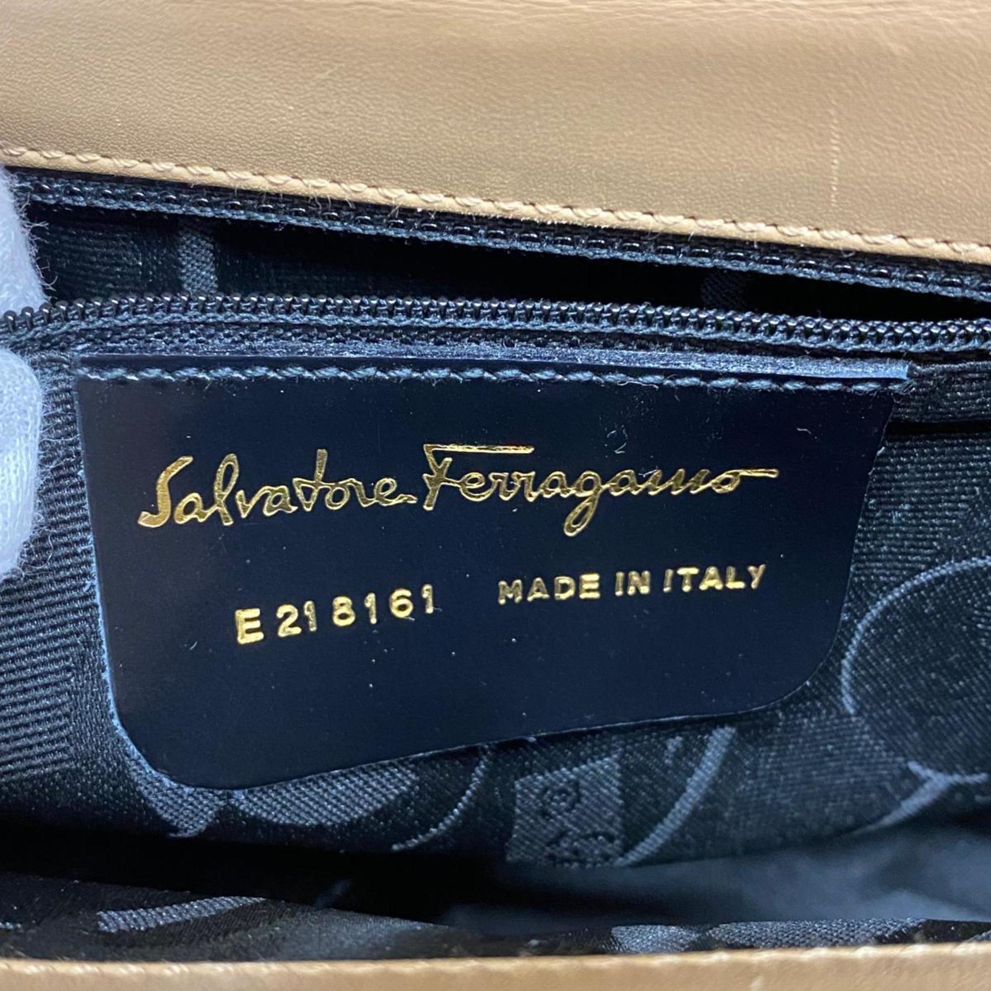 サルヴァトーレ・フェラガモ(Salvatore Ferragamo) サルヴァトーレフェラガモ ショルダーバッグ ガンチーニ レザー ベージュ   レディース