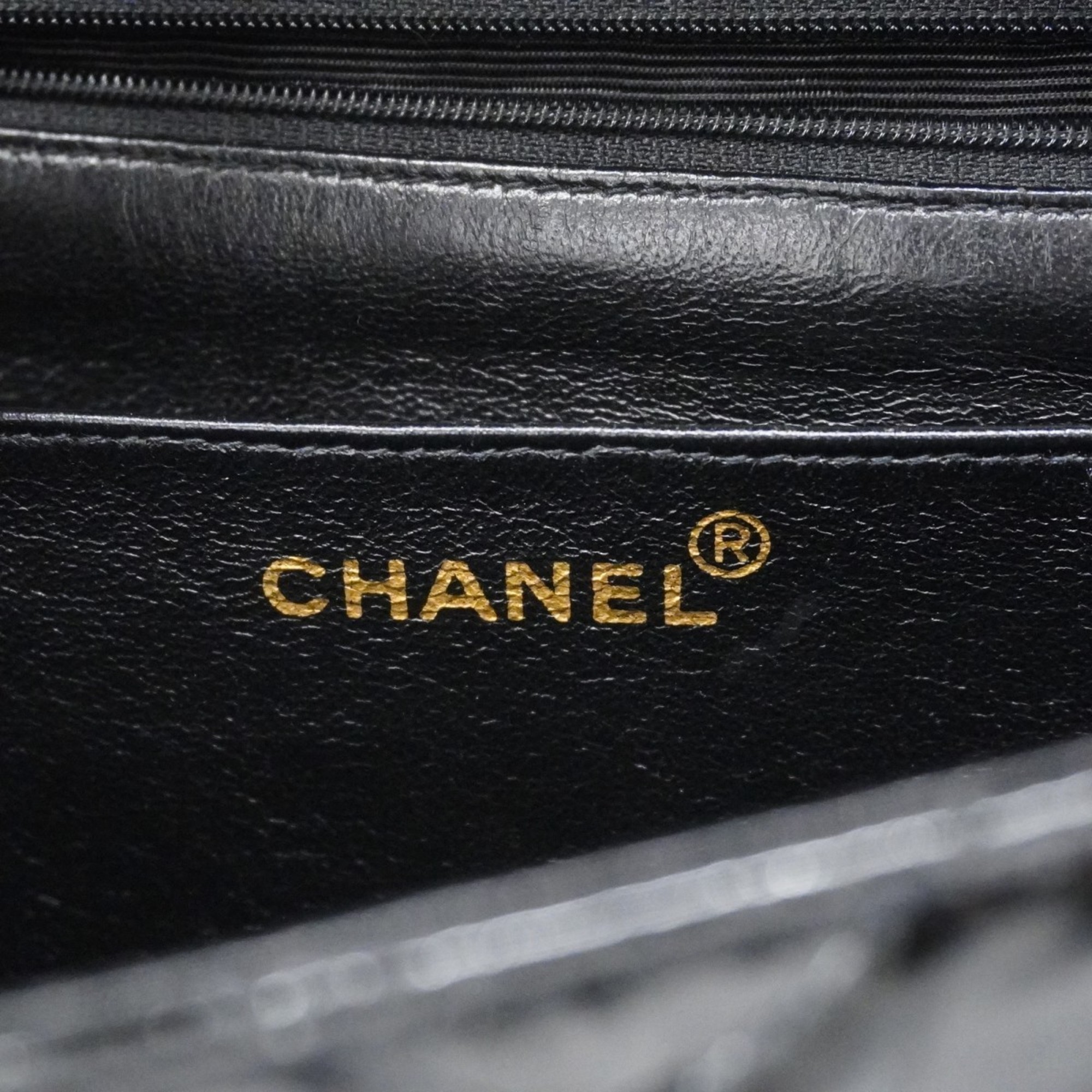 シャネル(Chanel) シャネル ショルダーバッグ マトラッセ パテントレザー ブラック レディース