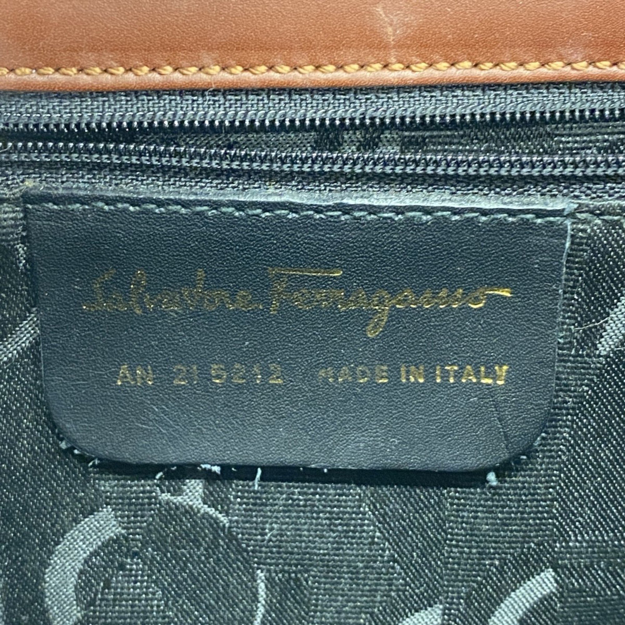 サルヴァトーレ・フェラガモ(Salvatore Ferragamo) サルヴァトーレフェラガモ ショルダーバッグ レザー ボルドー レディース