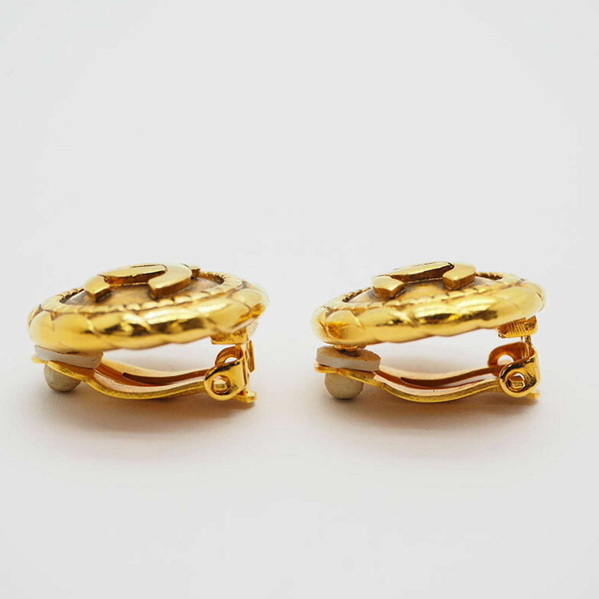 CHANEL round coco mark earrings gold medium size