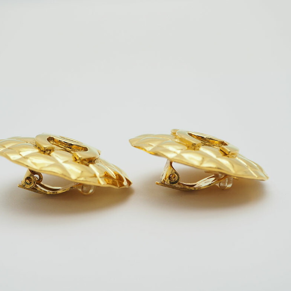 CHANEL 2 3 Vintage Round Matrasse Coco Large Earrings Gold Quilted | eLADY  Globazone