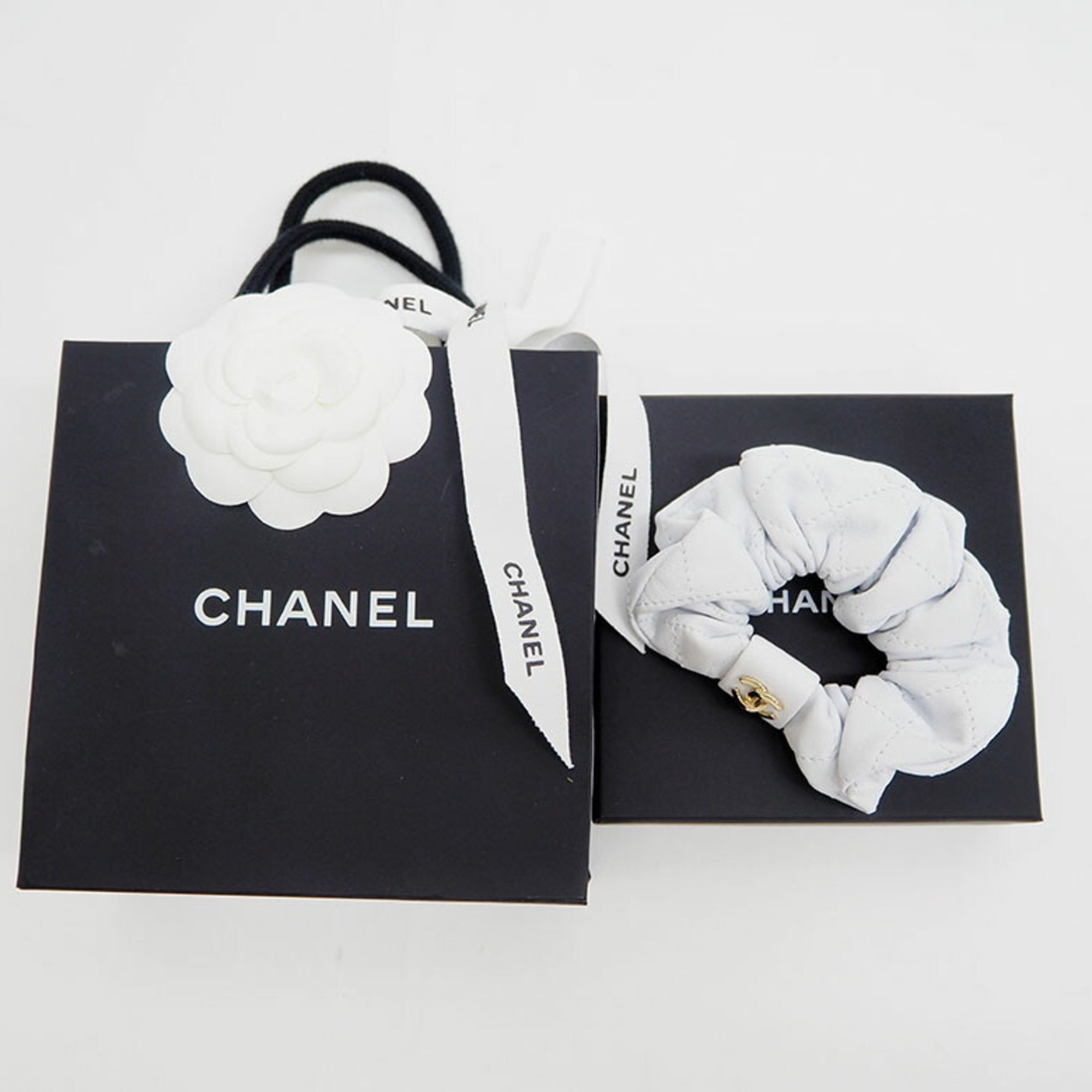 CHANEL Leather Scrunchie AA7926 Lambskin White Hair Tie Matrasse