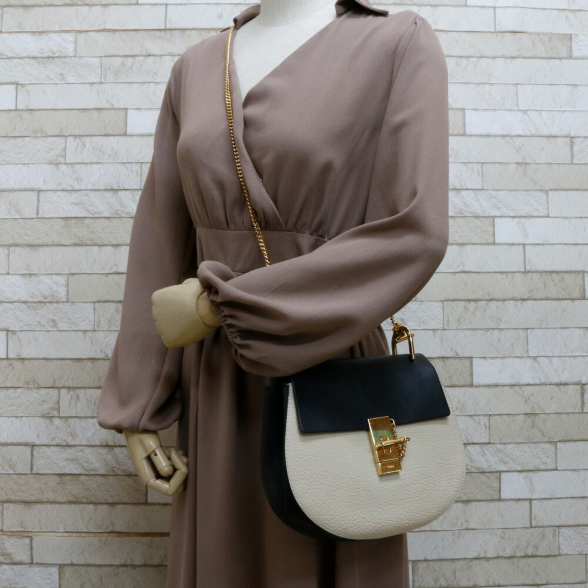 Chloé Leather Shoulder Bag Beige,Black
