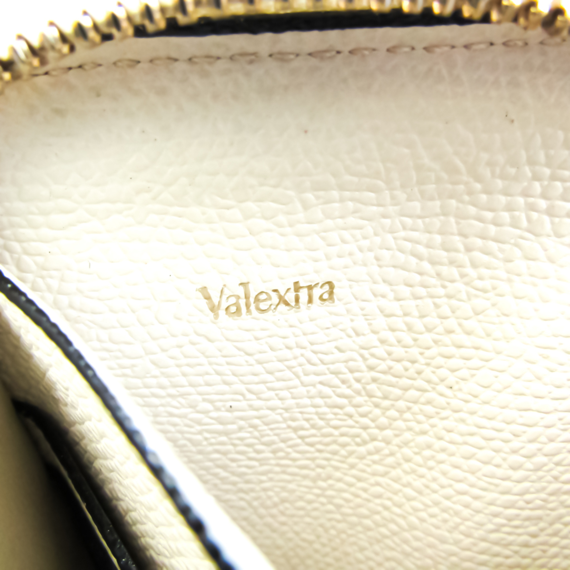 Valextra Unisex Leather Long Wallet (bi-fold) Off-white
