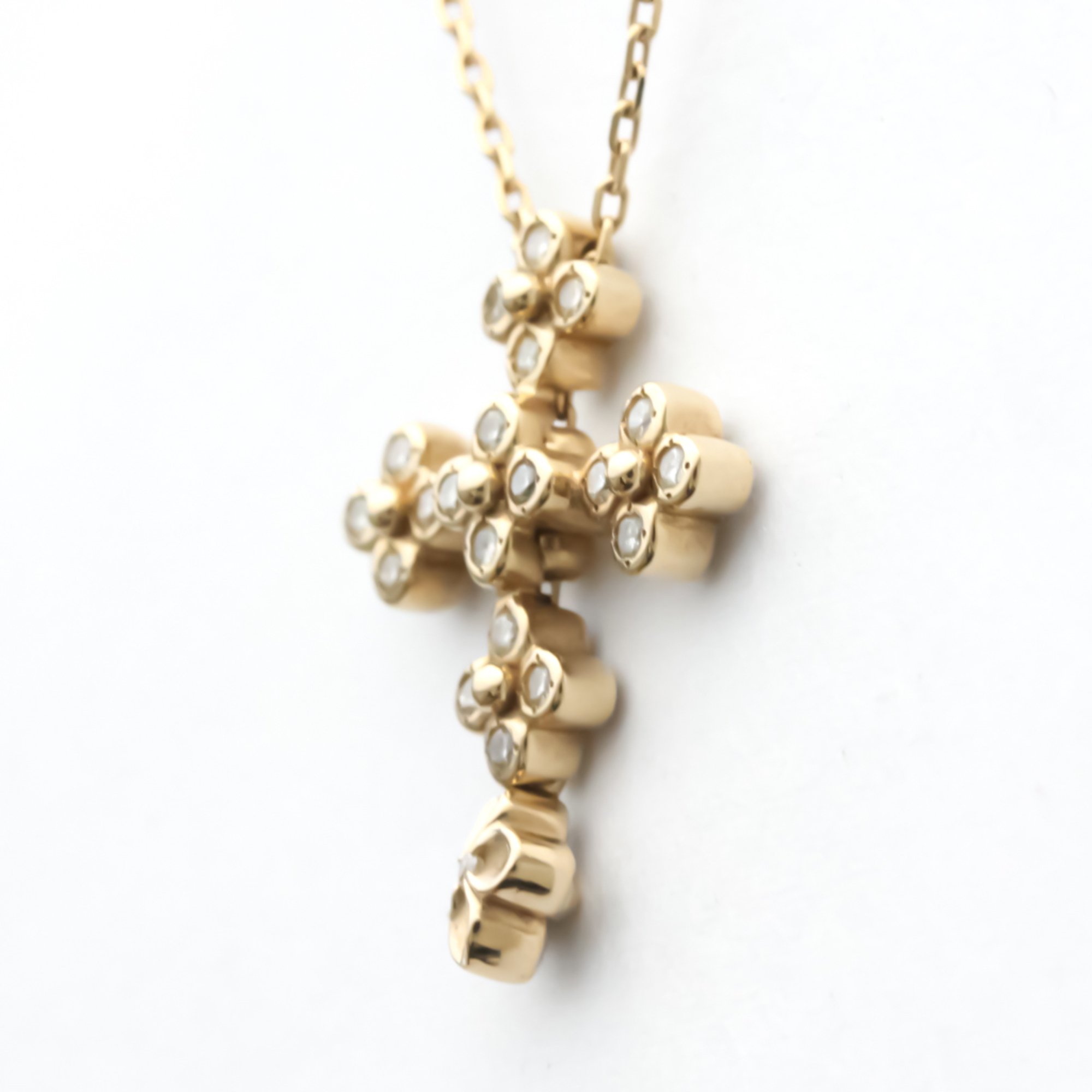 Vendome Aoyama Flower Necklace Yellow Gold (18K) Shell Men,Women Fashion Pendant Necklace (Gold)