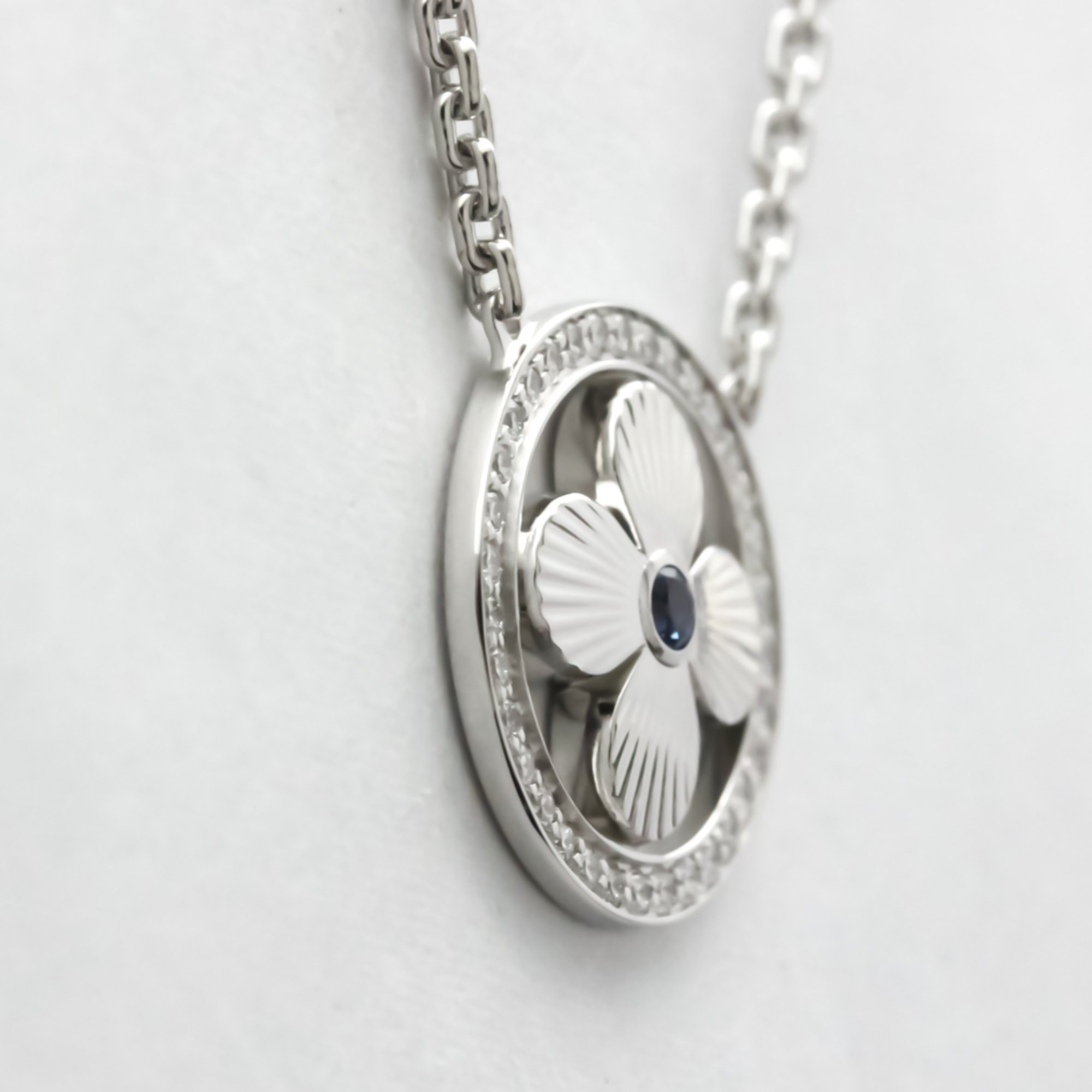 Louis Vuitton Pendant Sun Blossom Necklace White Gold (18K) Sapphire Men,Women Fashion Pendant Necklace (Silver)