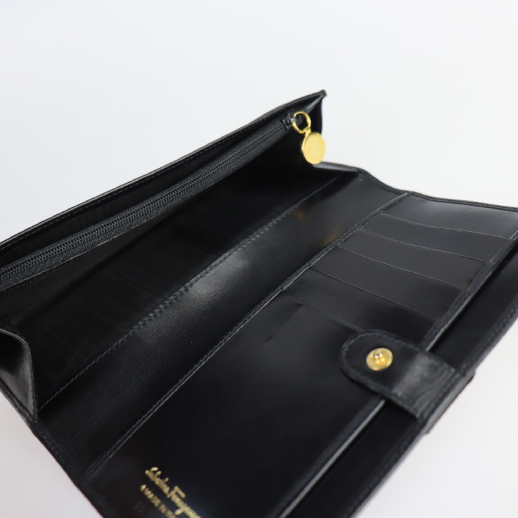 Salvatore Ferragamo Vara bi-fold wallet 22 3059 calf leather black gold hardware long