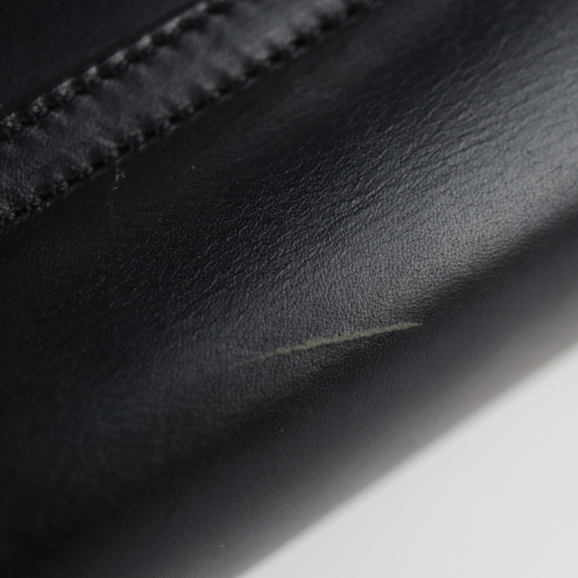 Salvatore Ferragamo shoulder bag 21 5639 leather black gold hardware heel motif