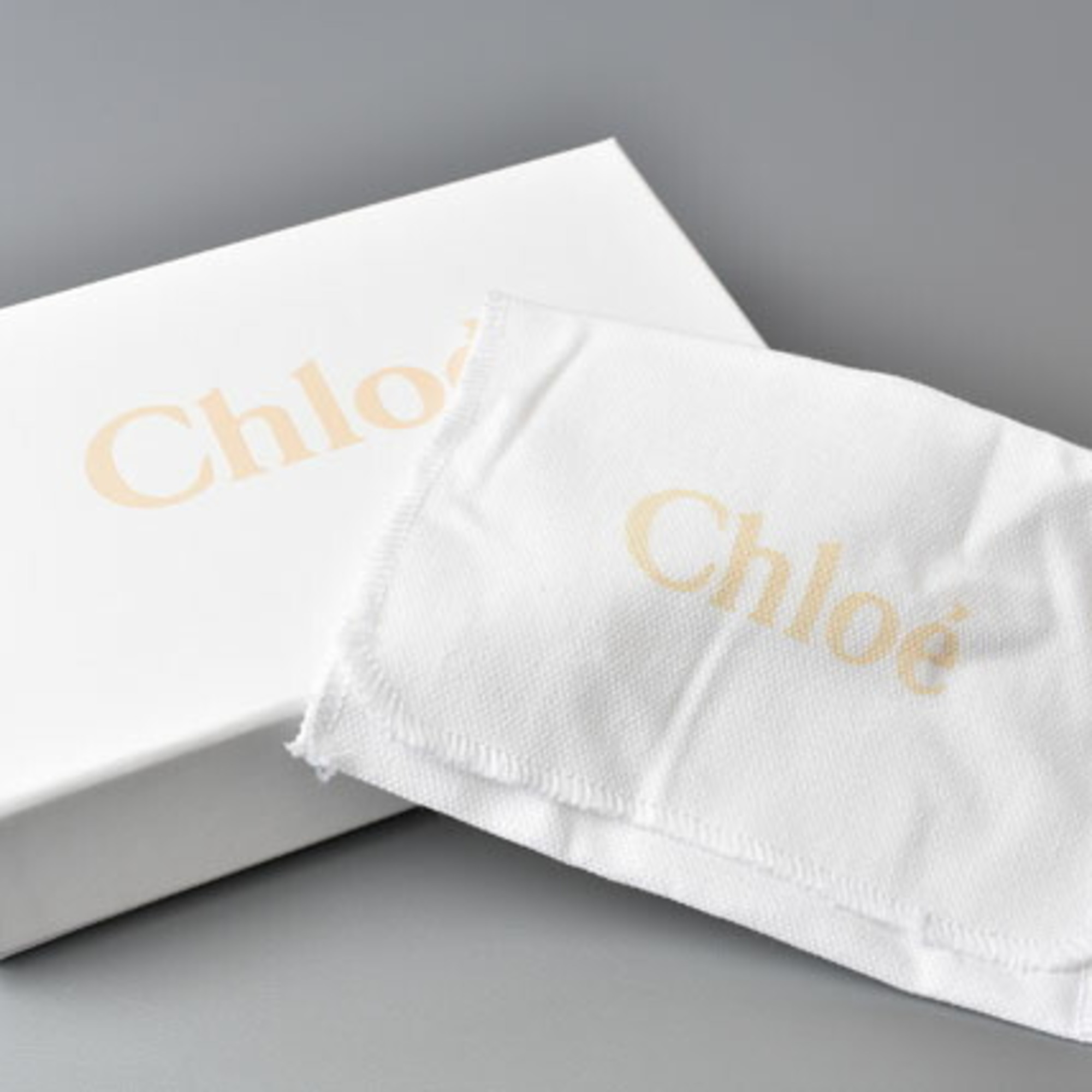 Chloé Chloe key ring bag charm mouse motif love natural silver