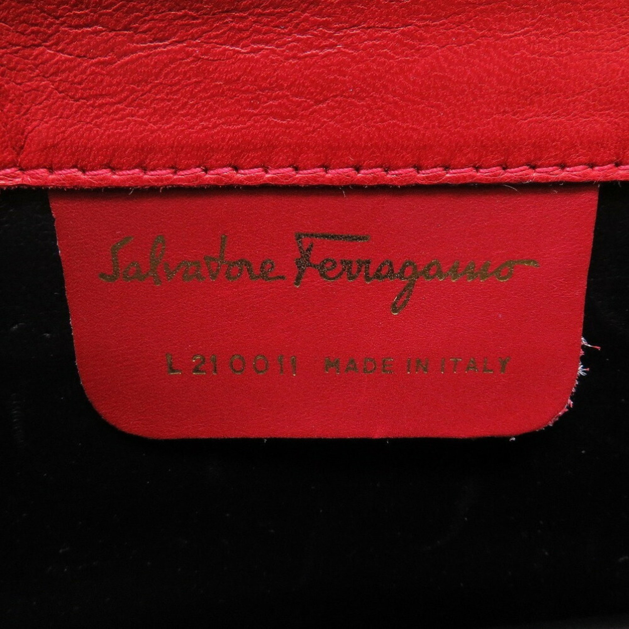 Salvatore Ferragamo Chain Leather Gold Shoulder Bag