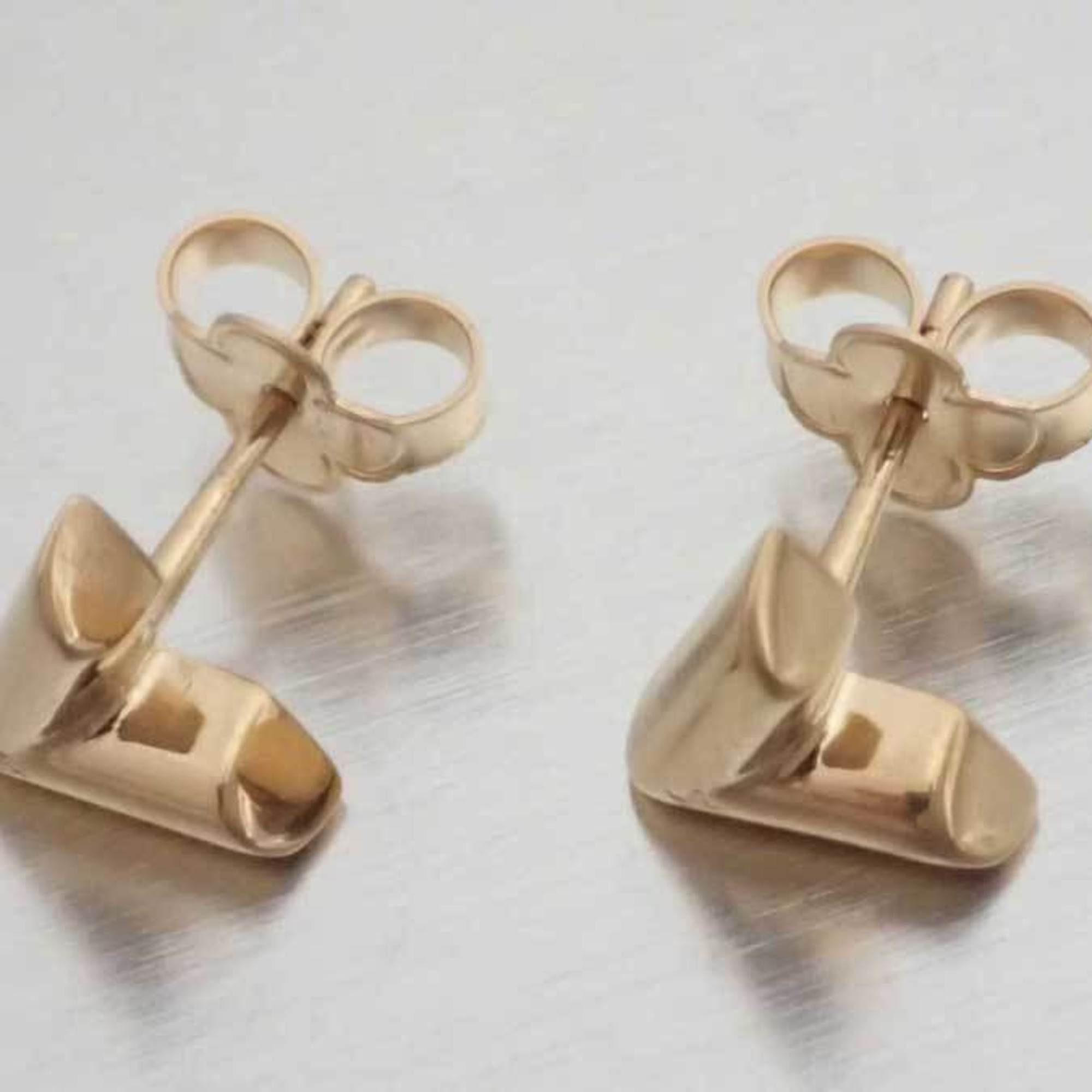 Louis Vuitton Earrings Essential V Gold Metal Material M68153