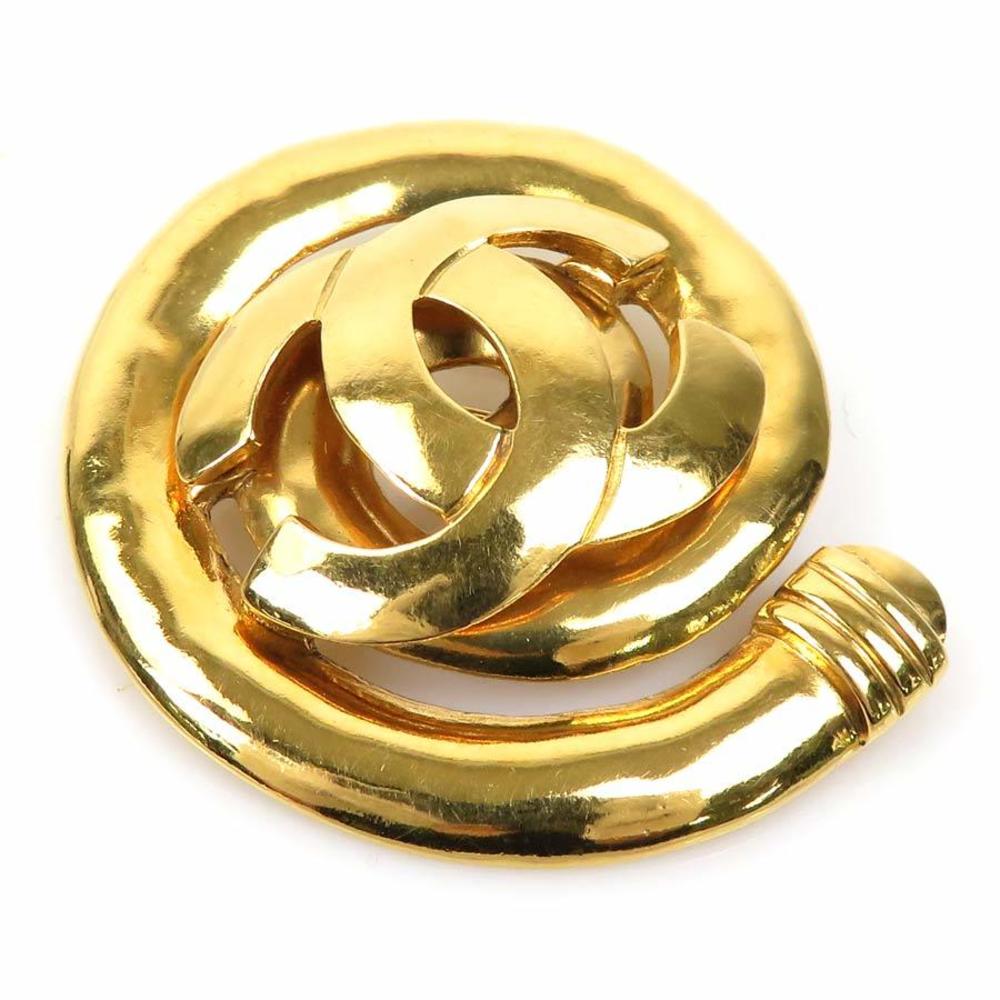 Chanel CHANEL brooch here mark metal gold unisex