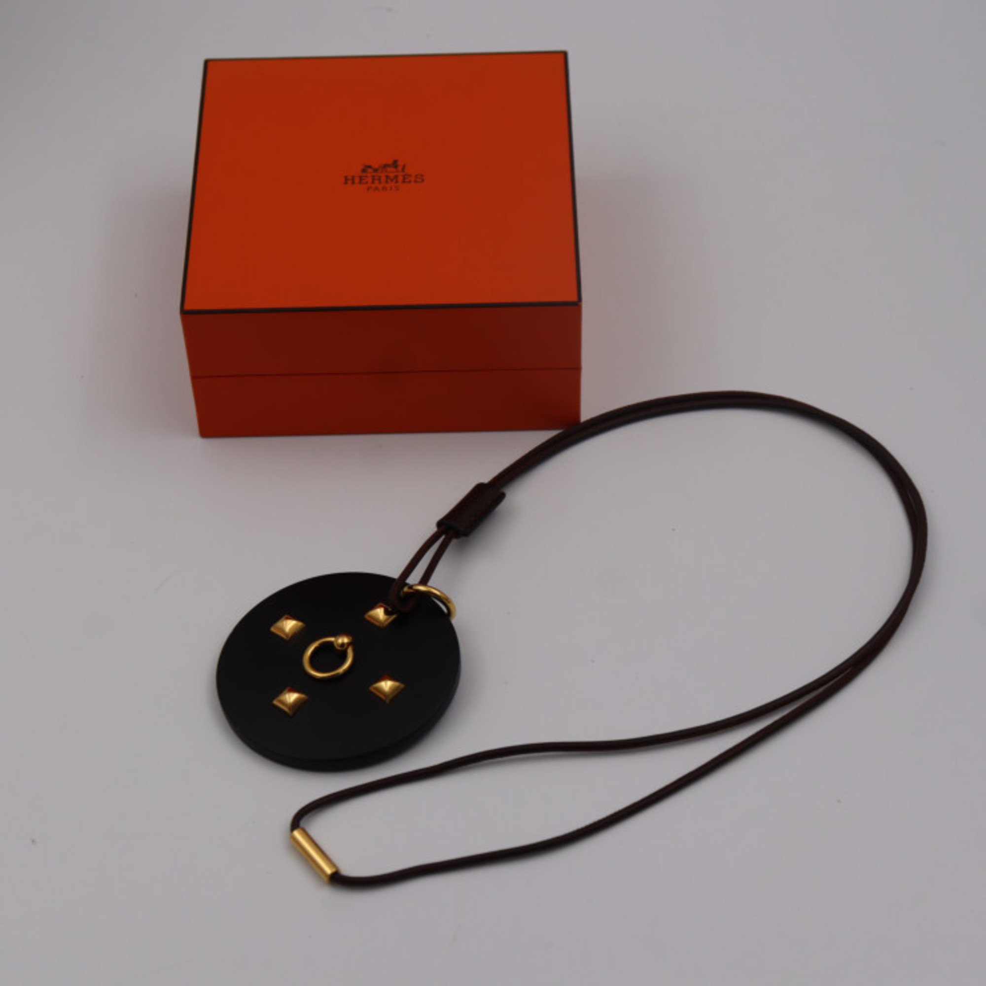 HERMES Hermes Medor Collie de Cyan Necklace Wood Leather Black Brown Gold Metal Fittings Round Pendant