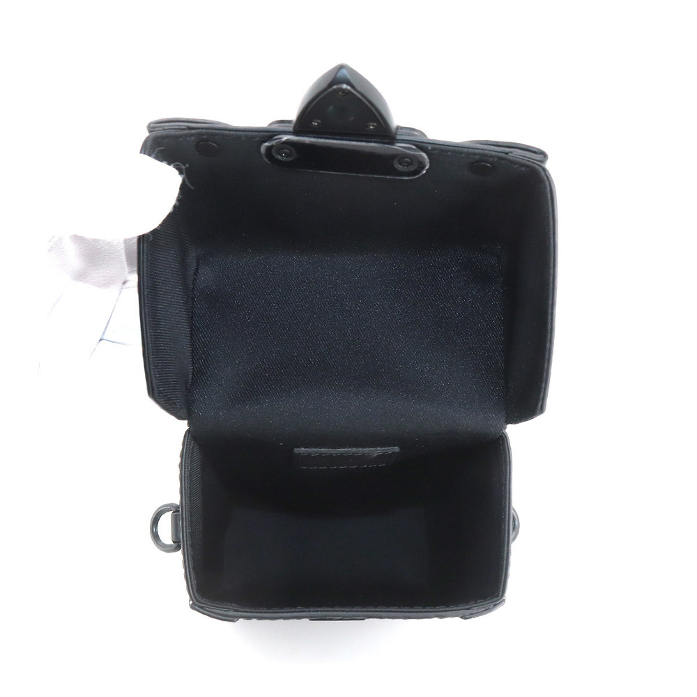 Louis Vuitton LOUIS VUITTON Vertical Trunk Wearable Wallet Shoulder Bag  Taurillon Leather Black M82070