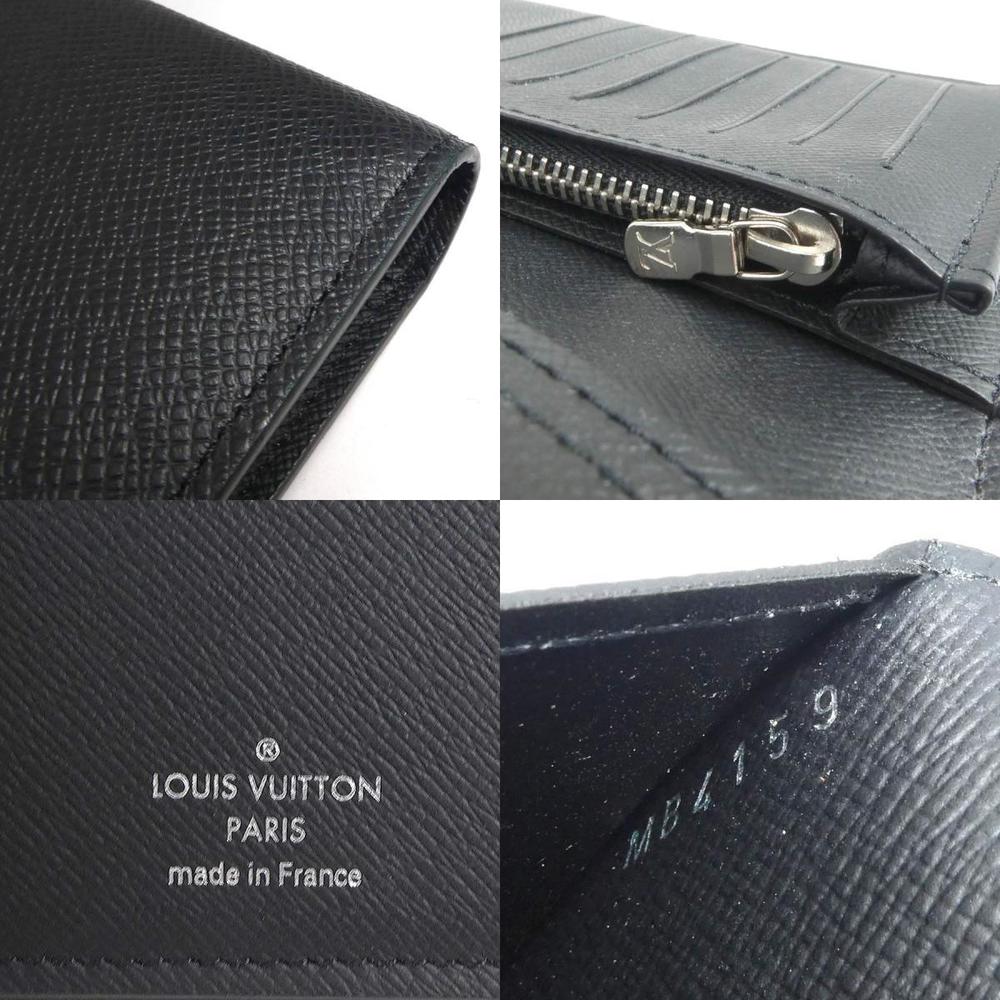 Louis Vuitton Portefeuille Brazza Taiga Leather Bifold Wallet Black M32572