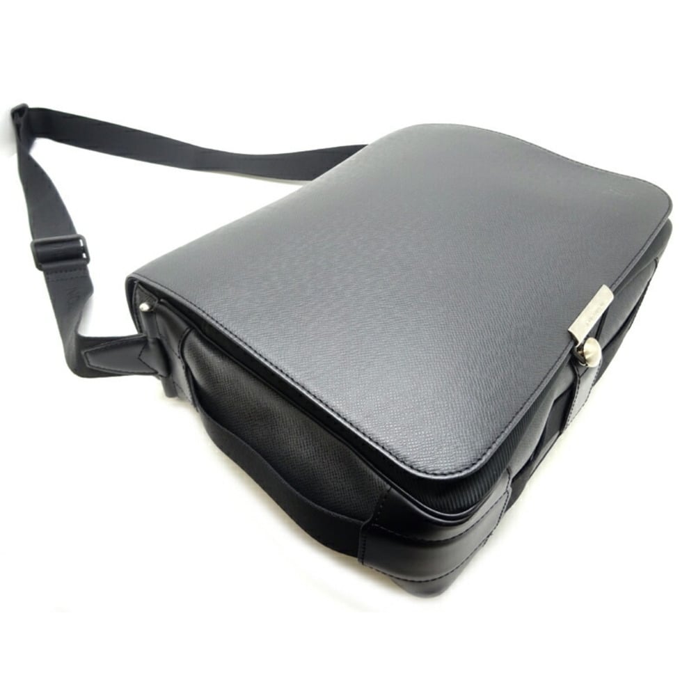Louis Vuitton Men's Taiga Leather Flap Shoulder Bag