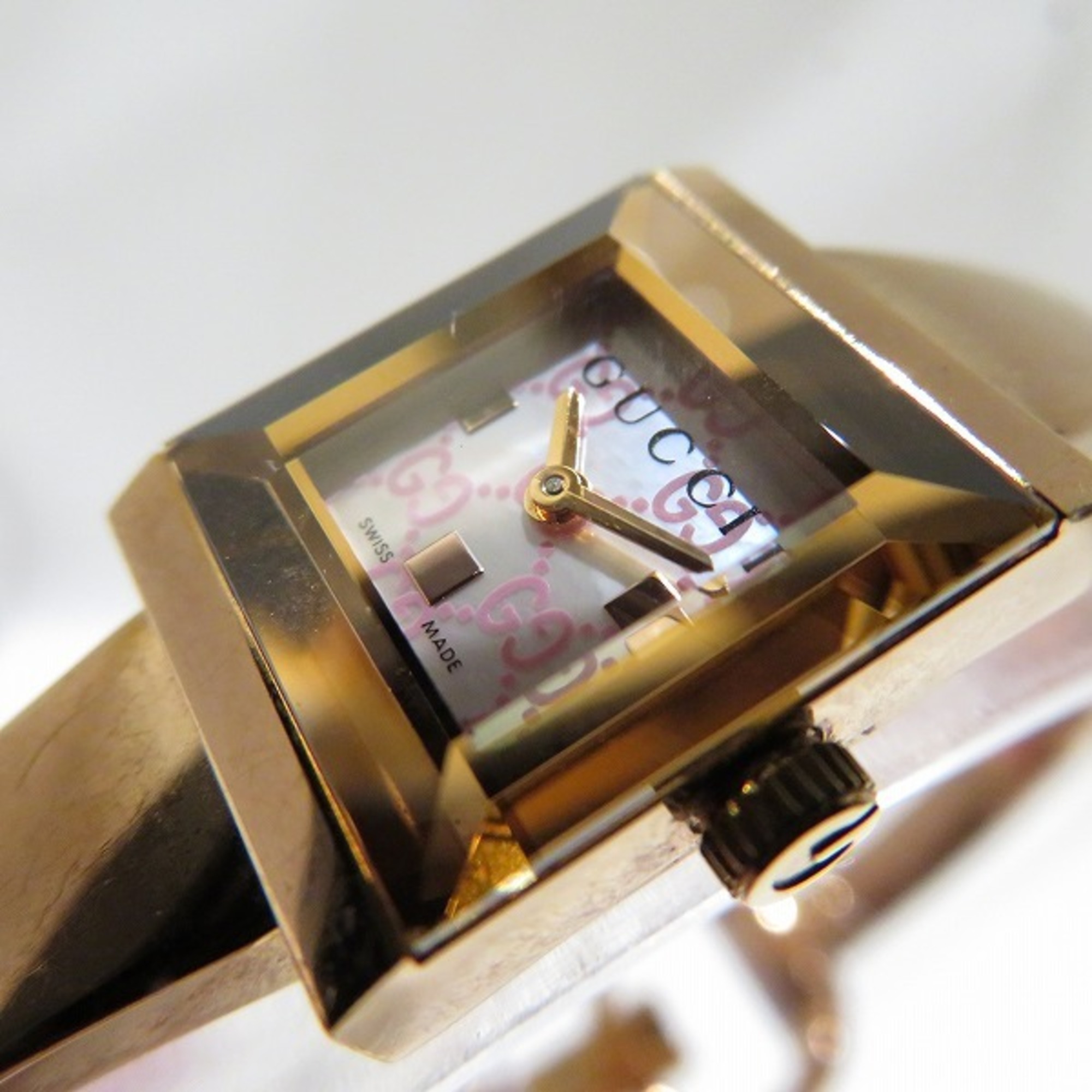 Gucci GUCCI bangle watch 128.5 quartz wristwatch G frame ladies
