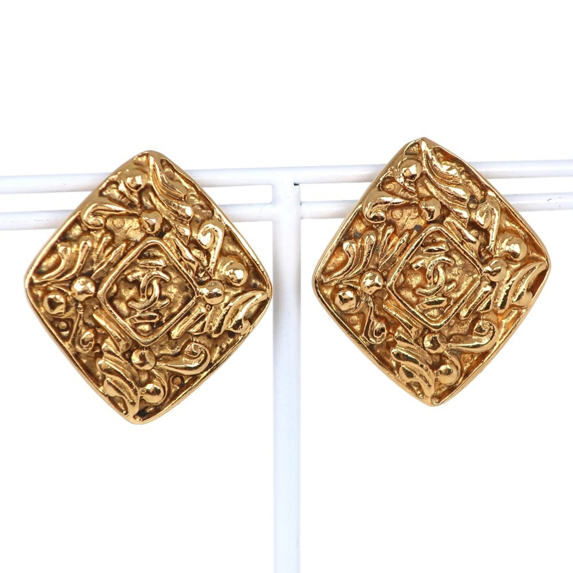 CHANEL Chanel here mark earrings vintage gold plated ladies