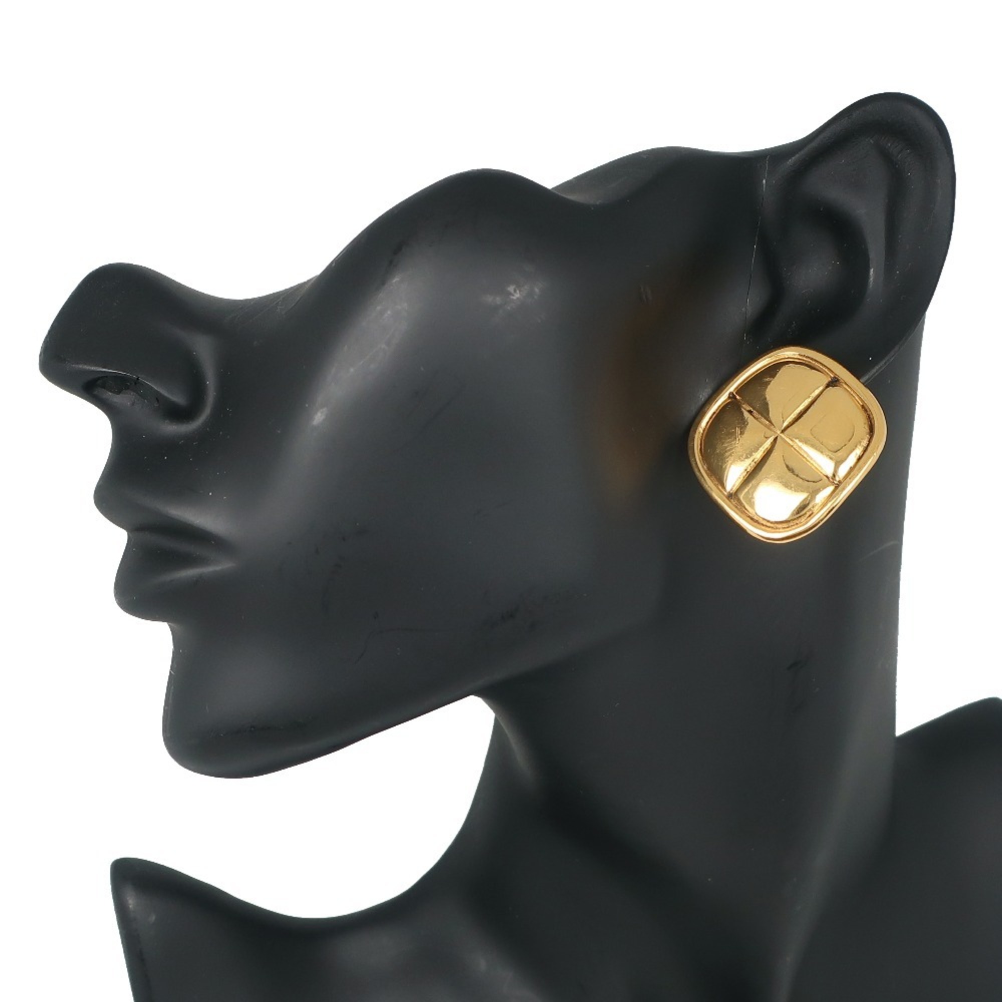 CHANEL Chanel rhombus earrings matelasse vintage gold-plated ladies