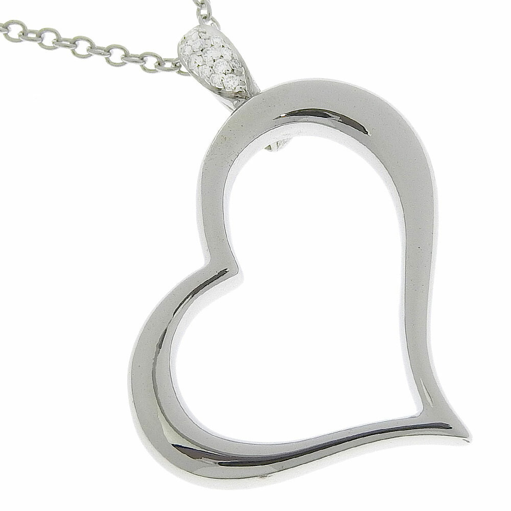 Louis Vuitton Diamond Heart Locket White Gold Pendant Necklace at 1stDibs  diamond  heart lockets, louis vuitton diamond necklace, louis vuitton heart locket  necklace