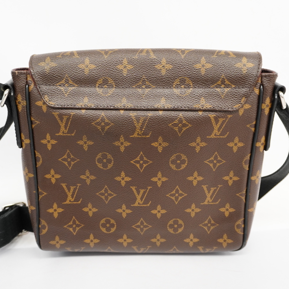 Louis Vuitton, Bags, Louis Vuitton Monogram Macassar District Bag