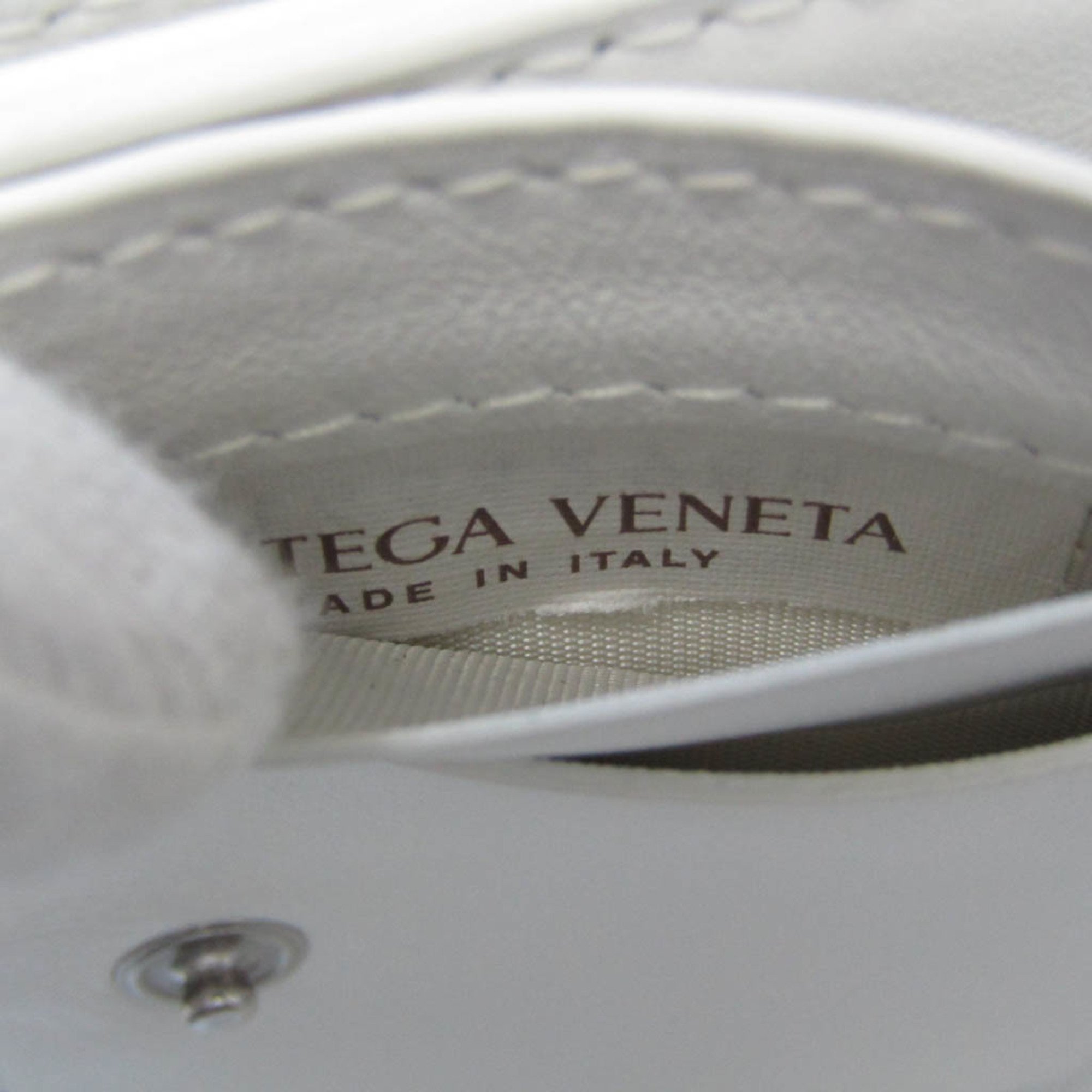 Bottega Veneta Intrecciato 592678 Men,Women Leather Wallet (tri-fold) White