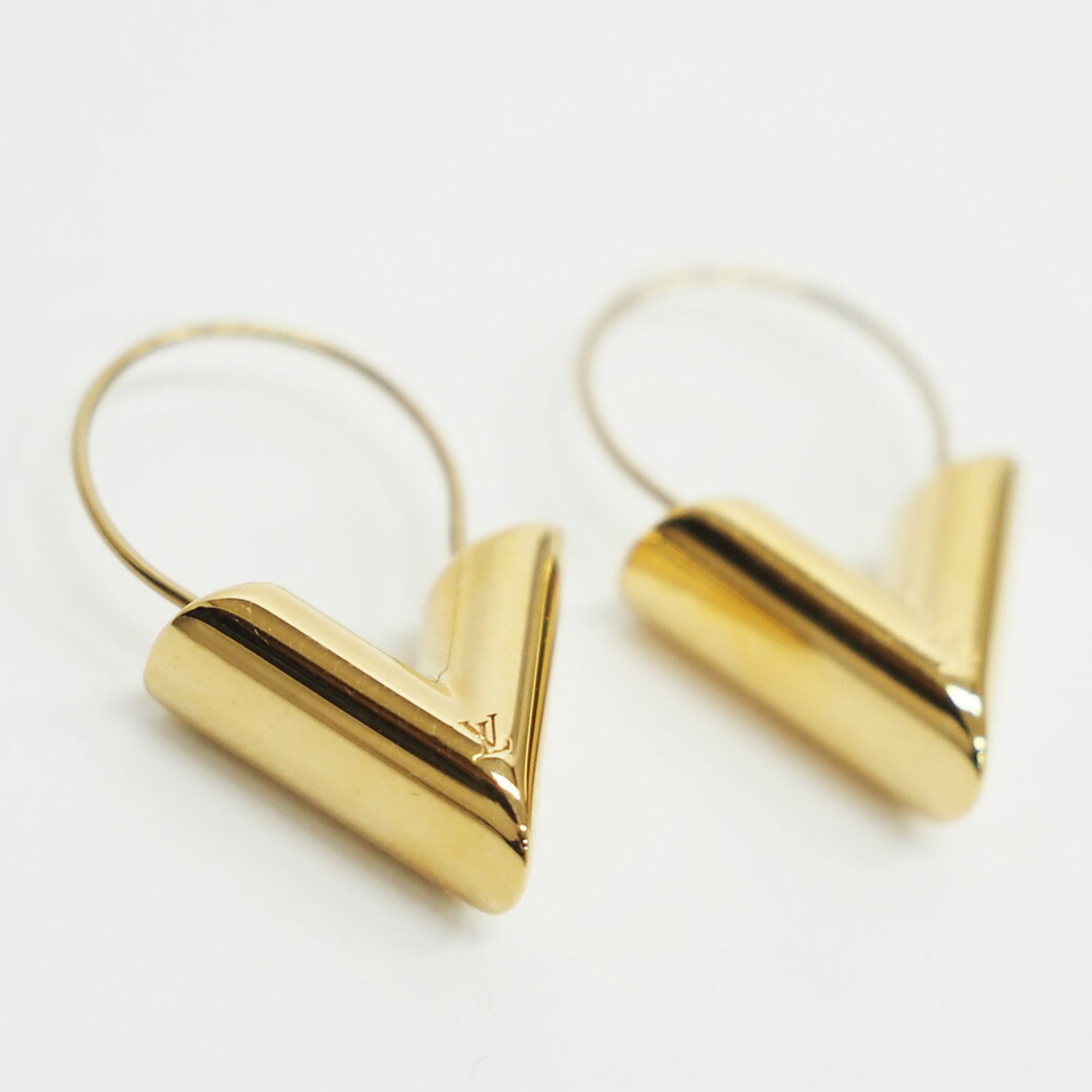 LOUIS VUITTON Earrings Essential V M61088 Gold Metal Ladies Hoop