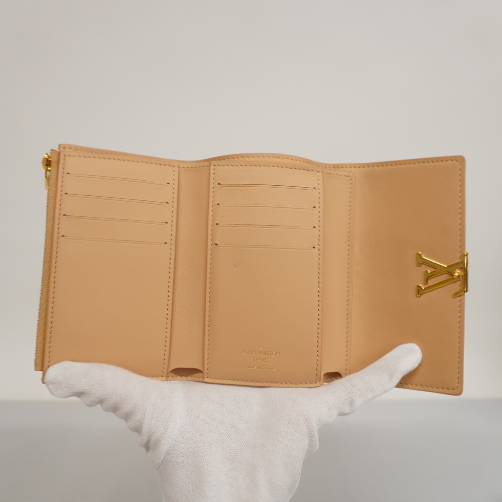 Louis Vuitton Portefeuille Capucine Compact Folding Wallet