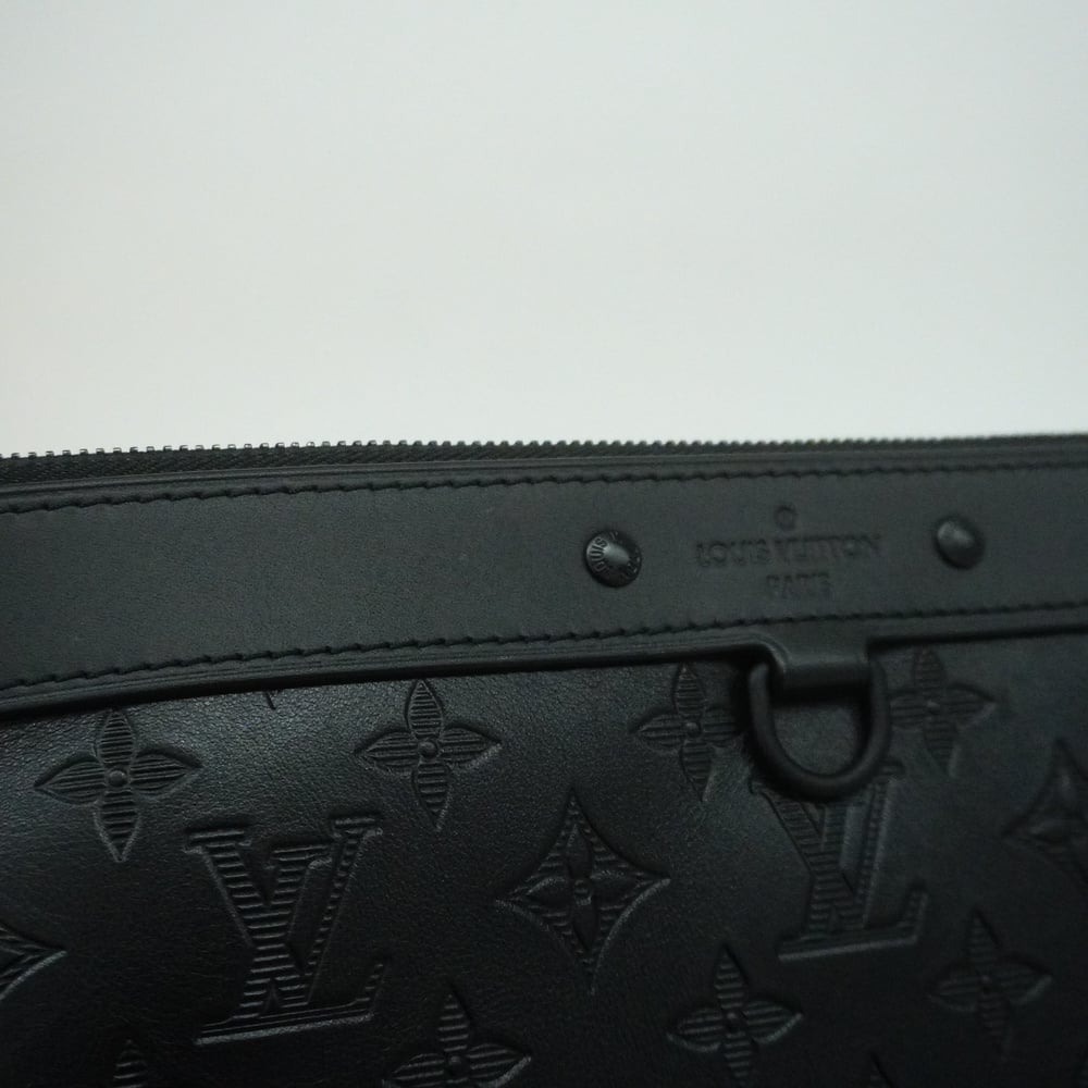Shop Louis Vuitton MONOGRAM Discovery pochette (M62903) by