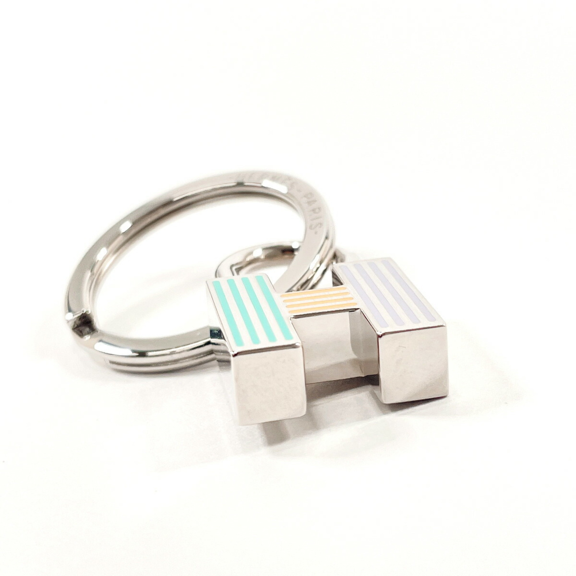 Hermes Quiz Rainbow Cadena Keychain Metal HERMES Unisex Silver