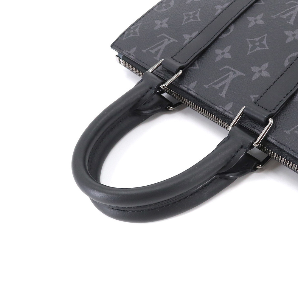Shop Louis Vuitton PETIT SAC PLAT Unisex Street Style A4 2WAY Leather Small  Shoulder Bag Logo (M46098) by Lecielbleu