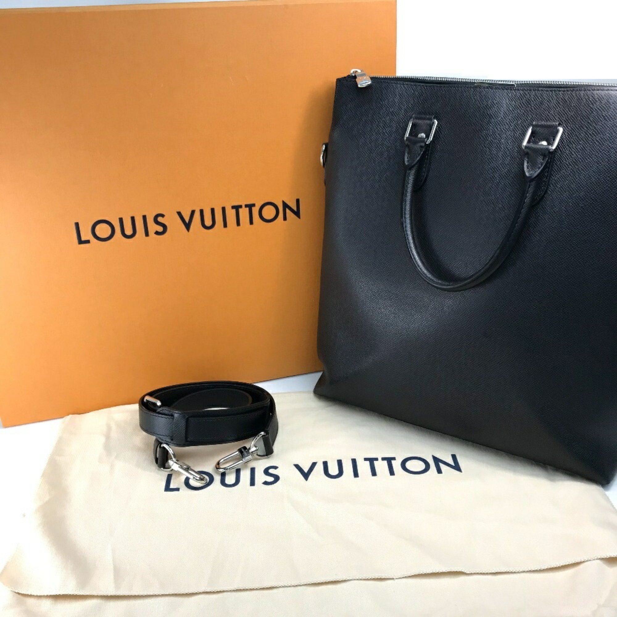 LOUIS VUITTON M33433 Taiga Anton Tote 2WAY Shoulder Bag Handbag Leather Men's Noir Black x Silver Hardware