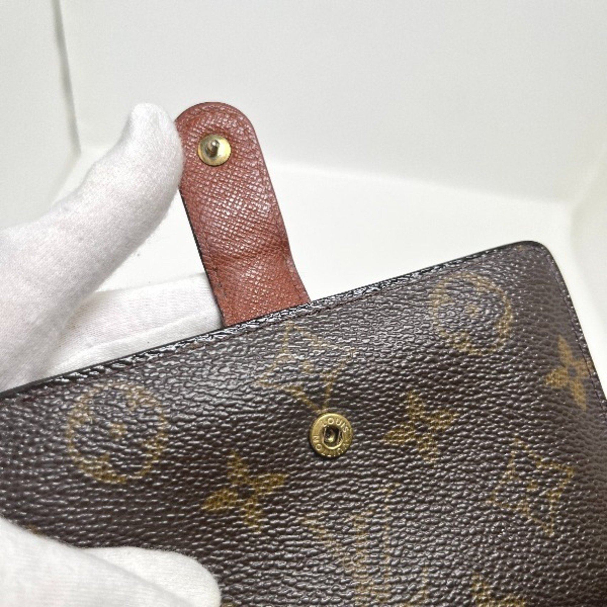 LOUIS VUITTON Porte Monebier Vienois Monogram Clasp Wallet with Card Pocket M61663 Louis Vuitton Brown Bifold LV