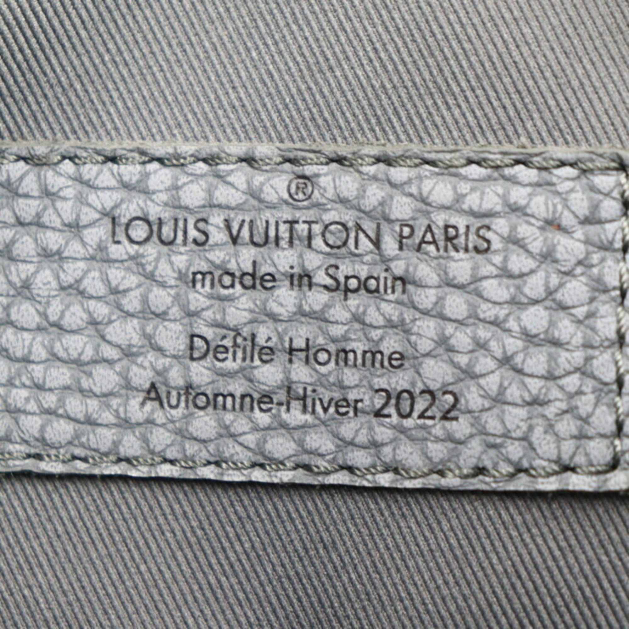 LOUIS VUITTON Climbing Hobo Cruiser PM Shoulder Bag M20875 Taurillon Leather GRIS GRANITE Gray Silver Hardware Crossbody Monogram Vuitton