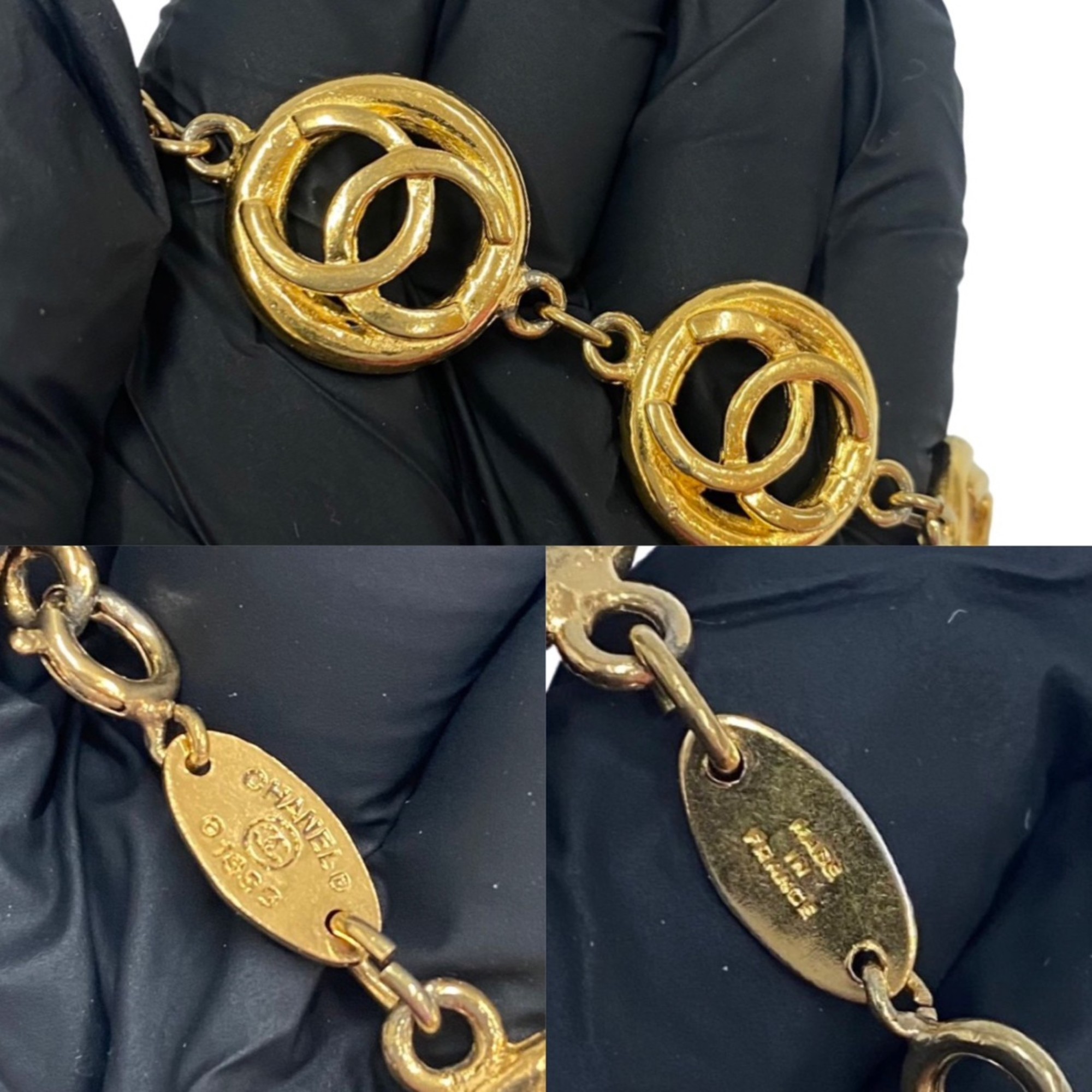 CHANEL Vintage Coco Mark Logo Motif Bracelet Bangle Accessory Gold