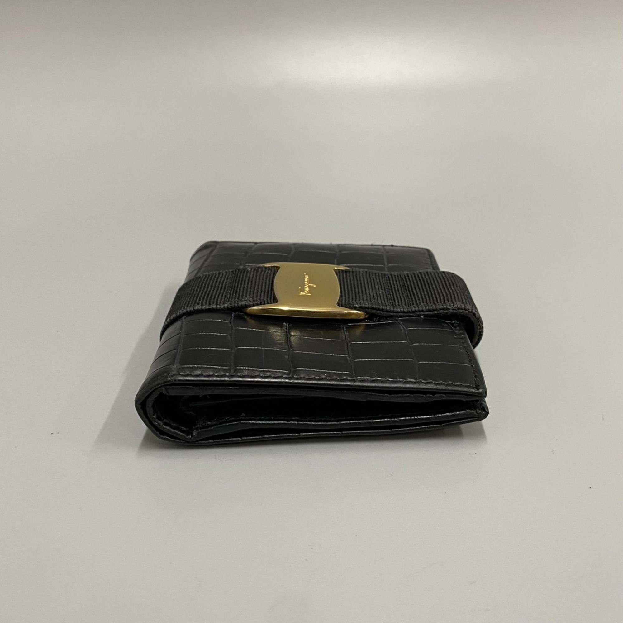 Salvatore Ferragamo Vara Ribbon Logo Hardware Leather Genuine Bifold Wallet Mini Black