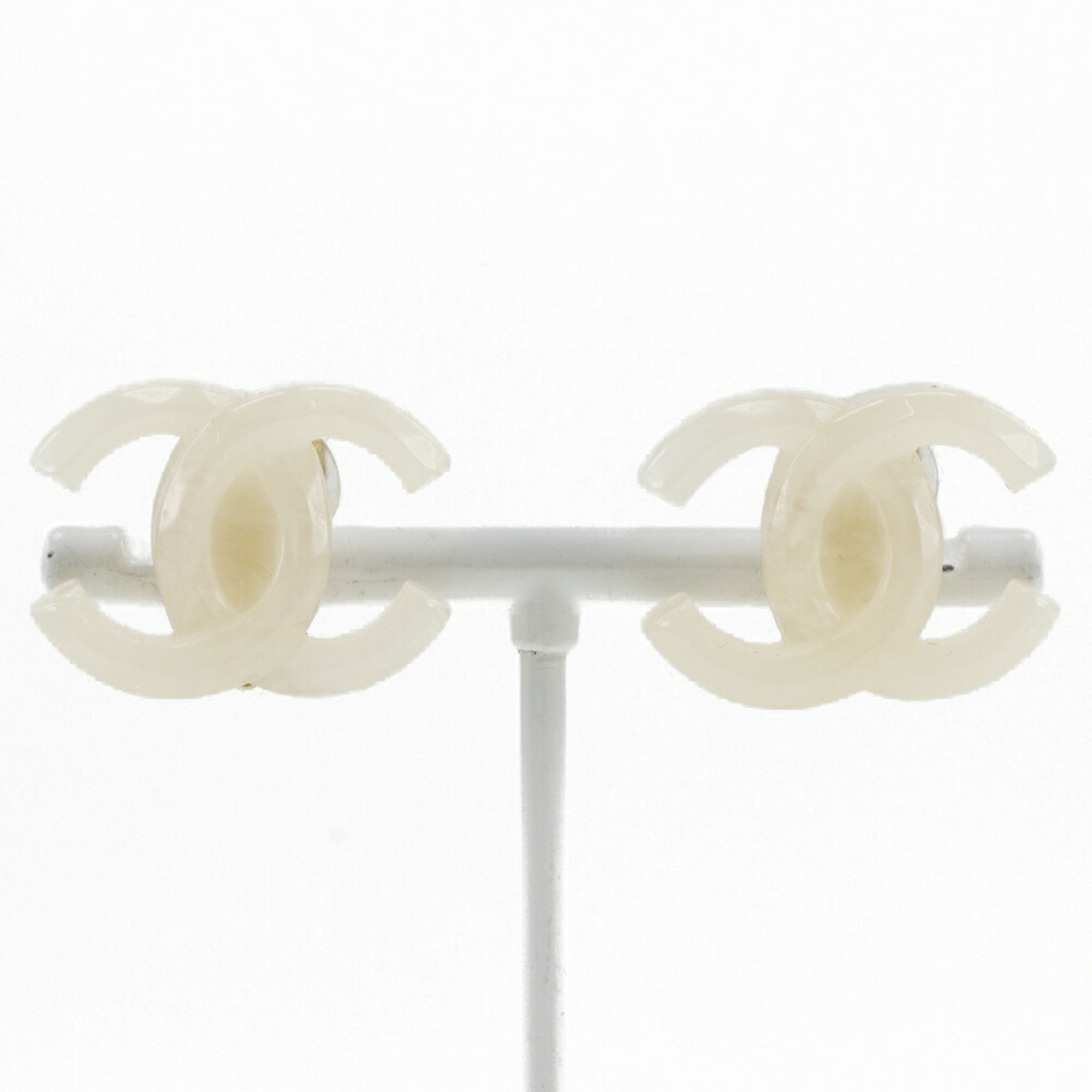 CHANEL COCO Mark Earrings Plastic Made in France 2002 White 02P Approx. 5.7g Women's