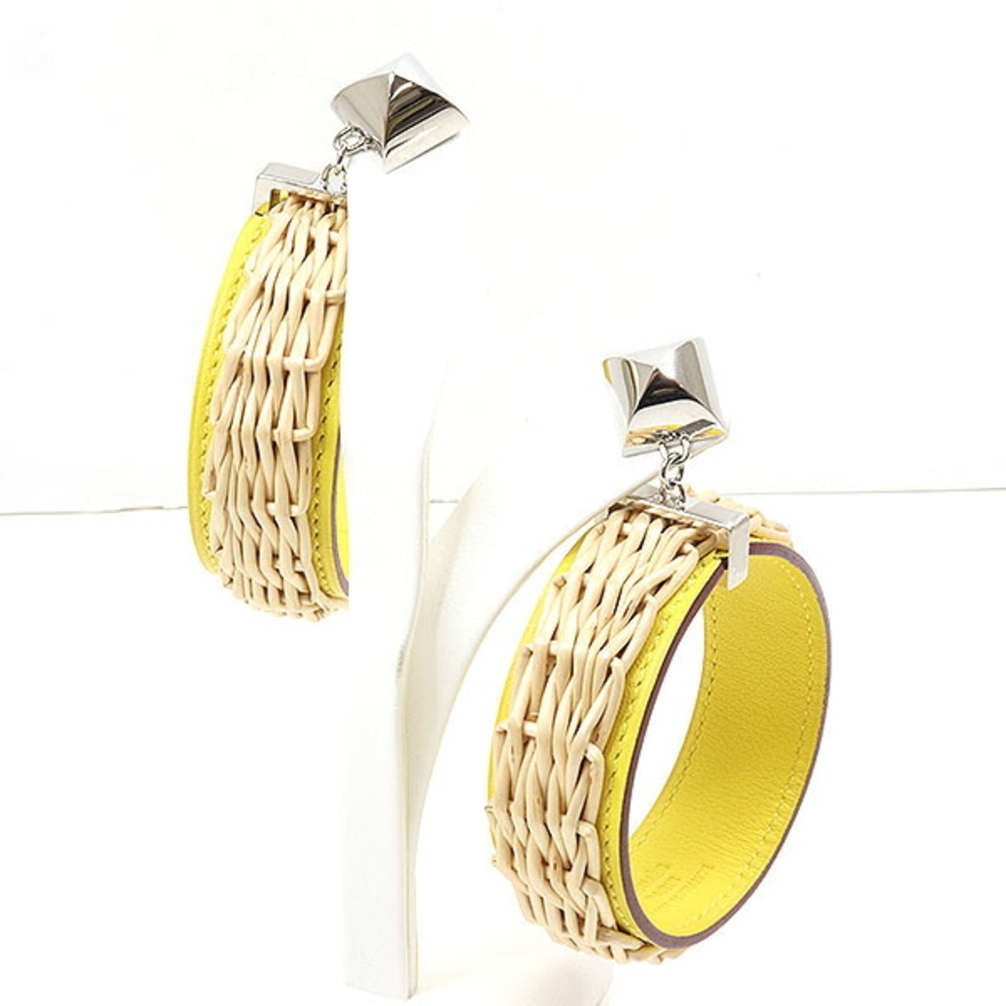 HERMES Earrings Medor Picnic Jaune Poussin Vaux Swift/Willow Ring Motif