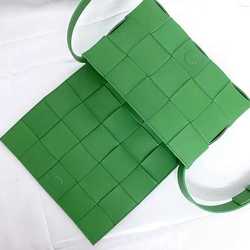 BOTTEGA VENETA Shoulder Bag Cassette Green Maxi Intrecciato 578004 Leather Flap Ladies Compact